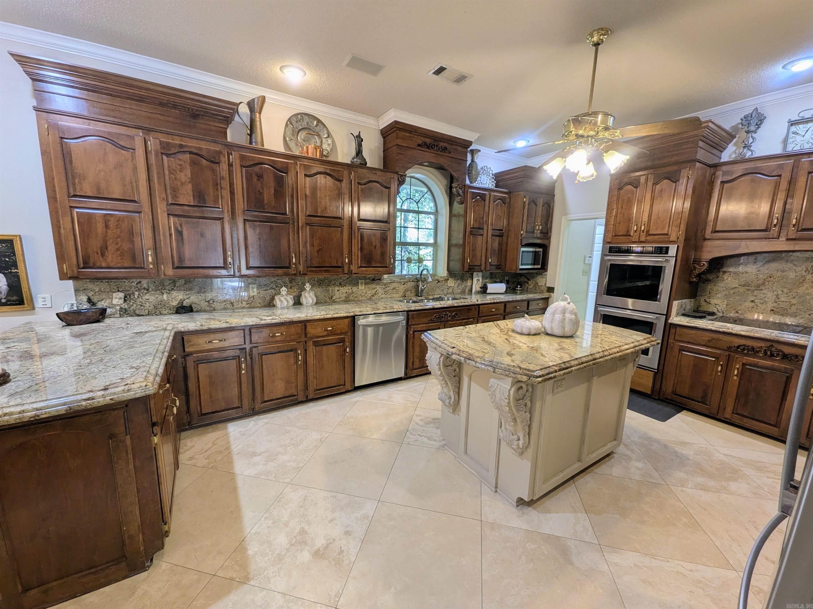 12 Chaffee Creek  Camden, AR