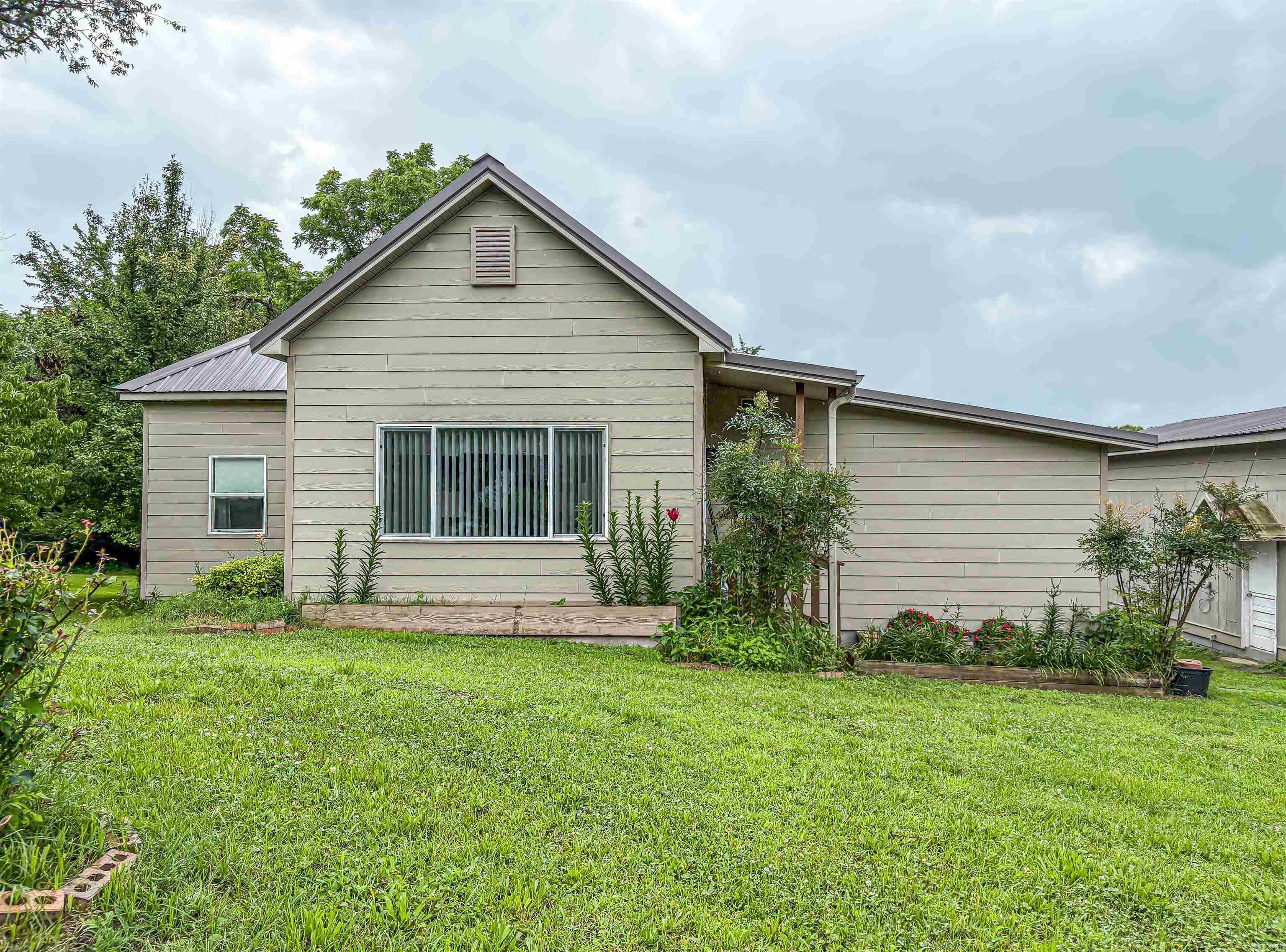 504 McLean  Cotter, AR