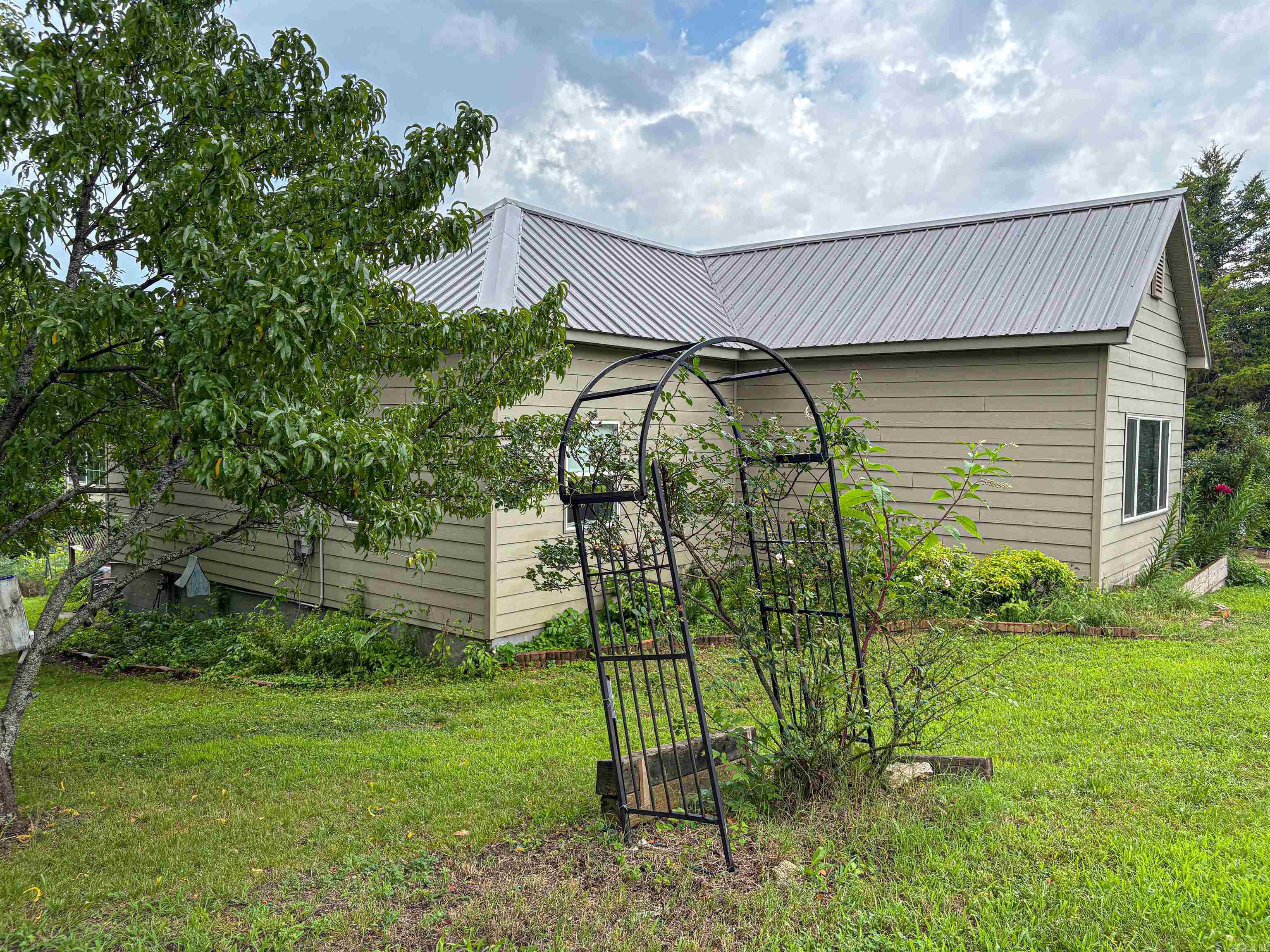 504 McLean  Cotter, AR