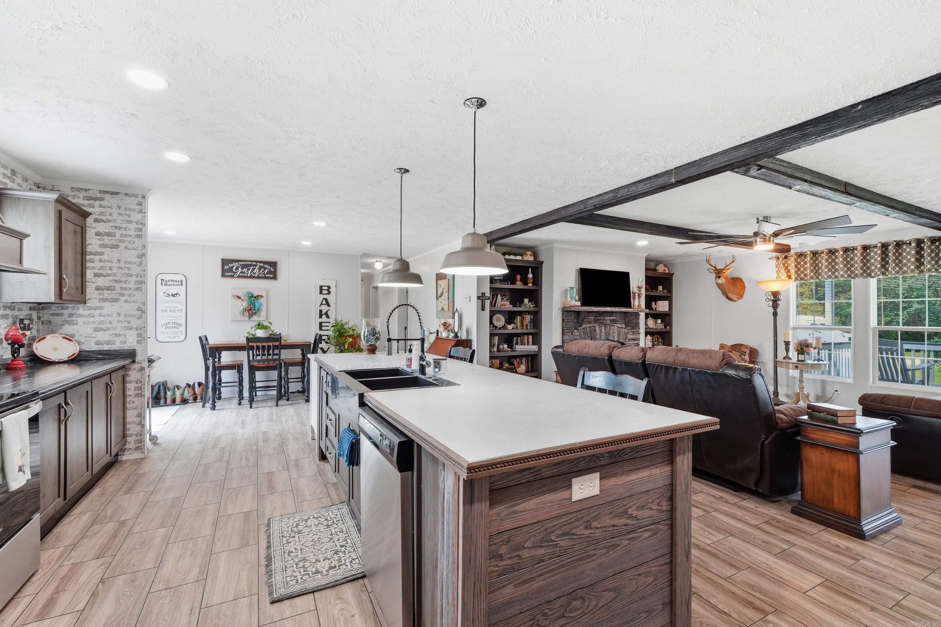 98 Rowlett  Greenbrier, AR