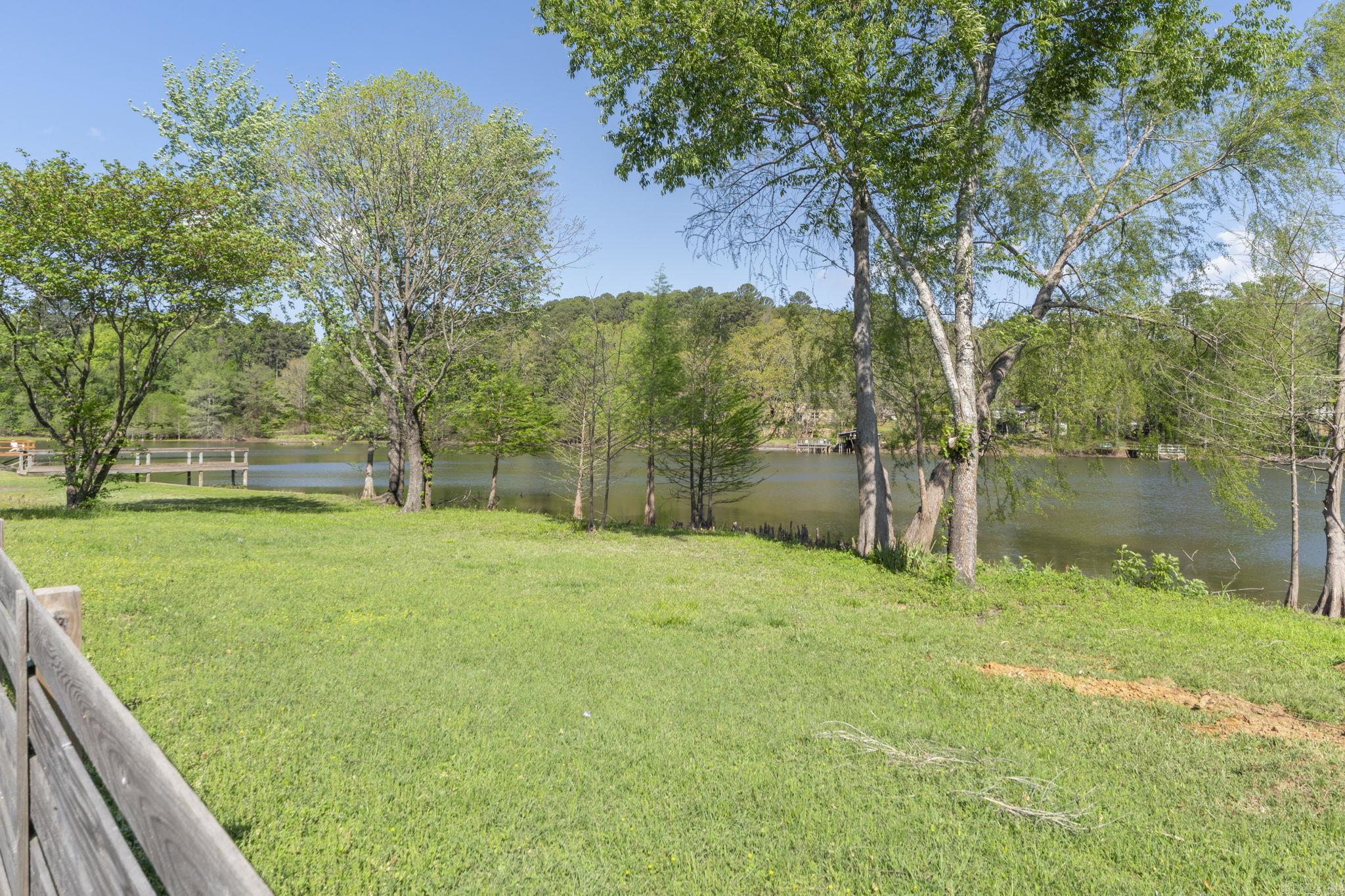 47 Lakeview  Houston, AR