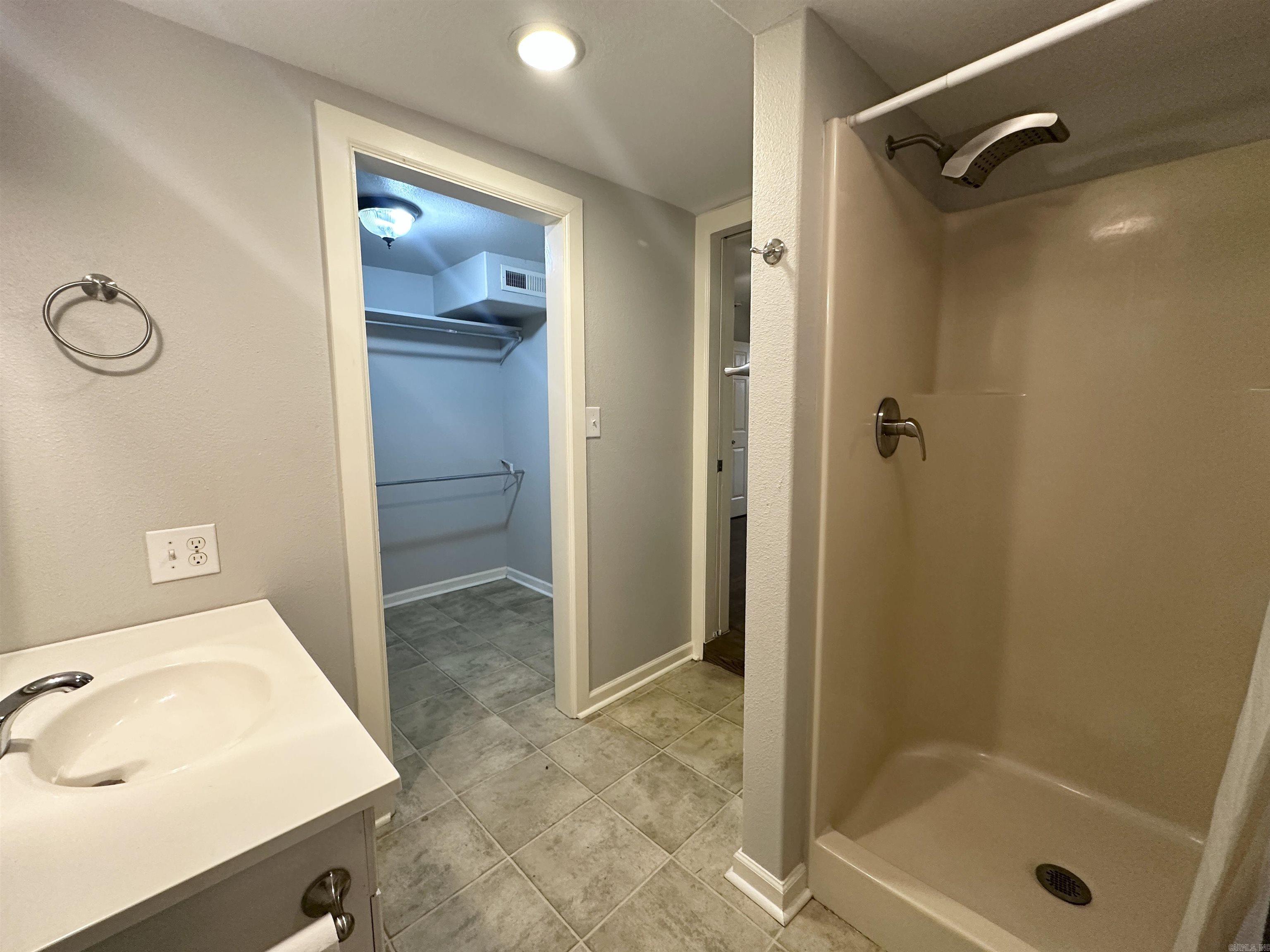 1715 Hobson  Hot Springs, AR