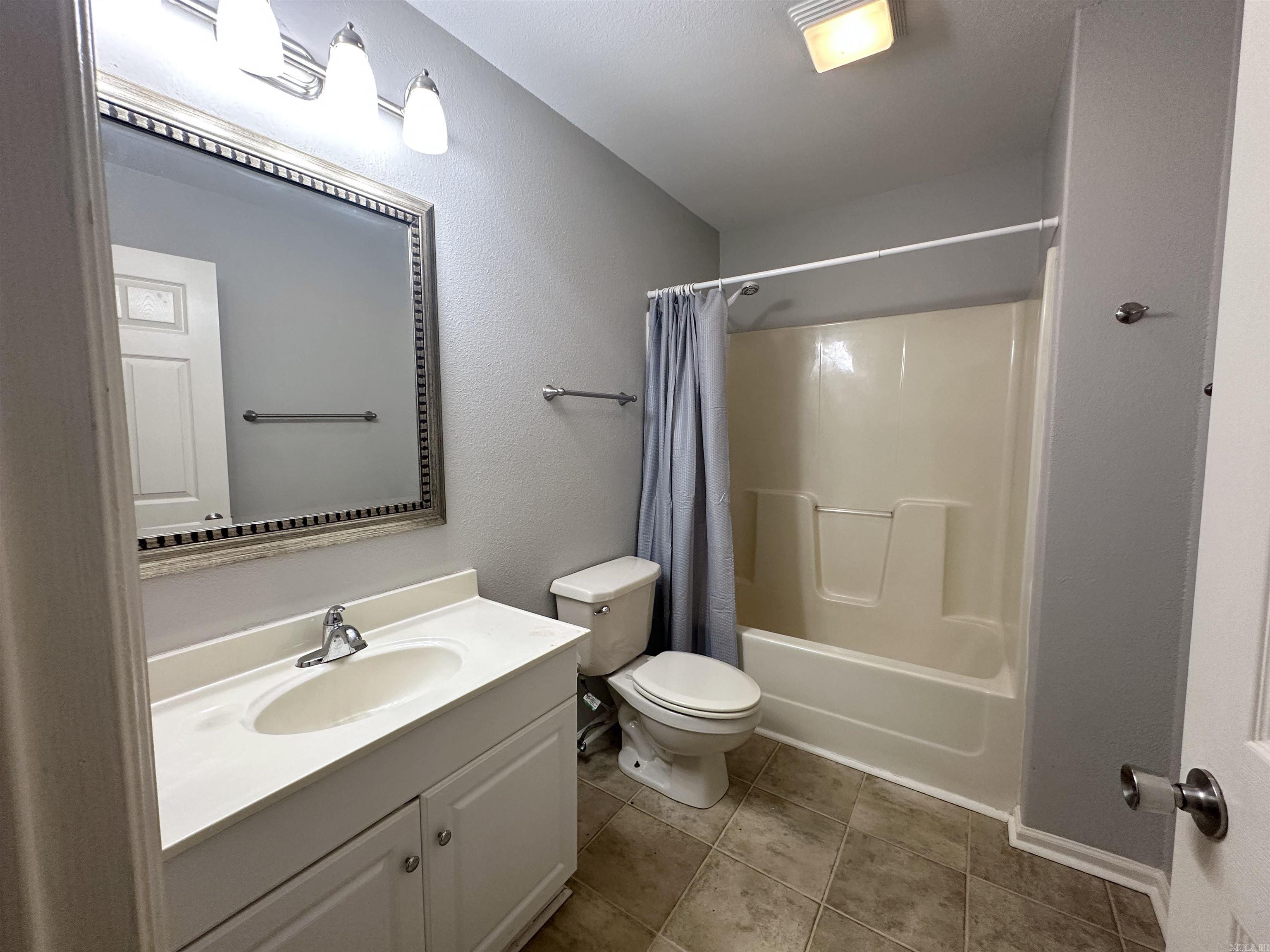1715 Hobson  Hot Springs, AR