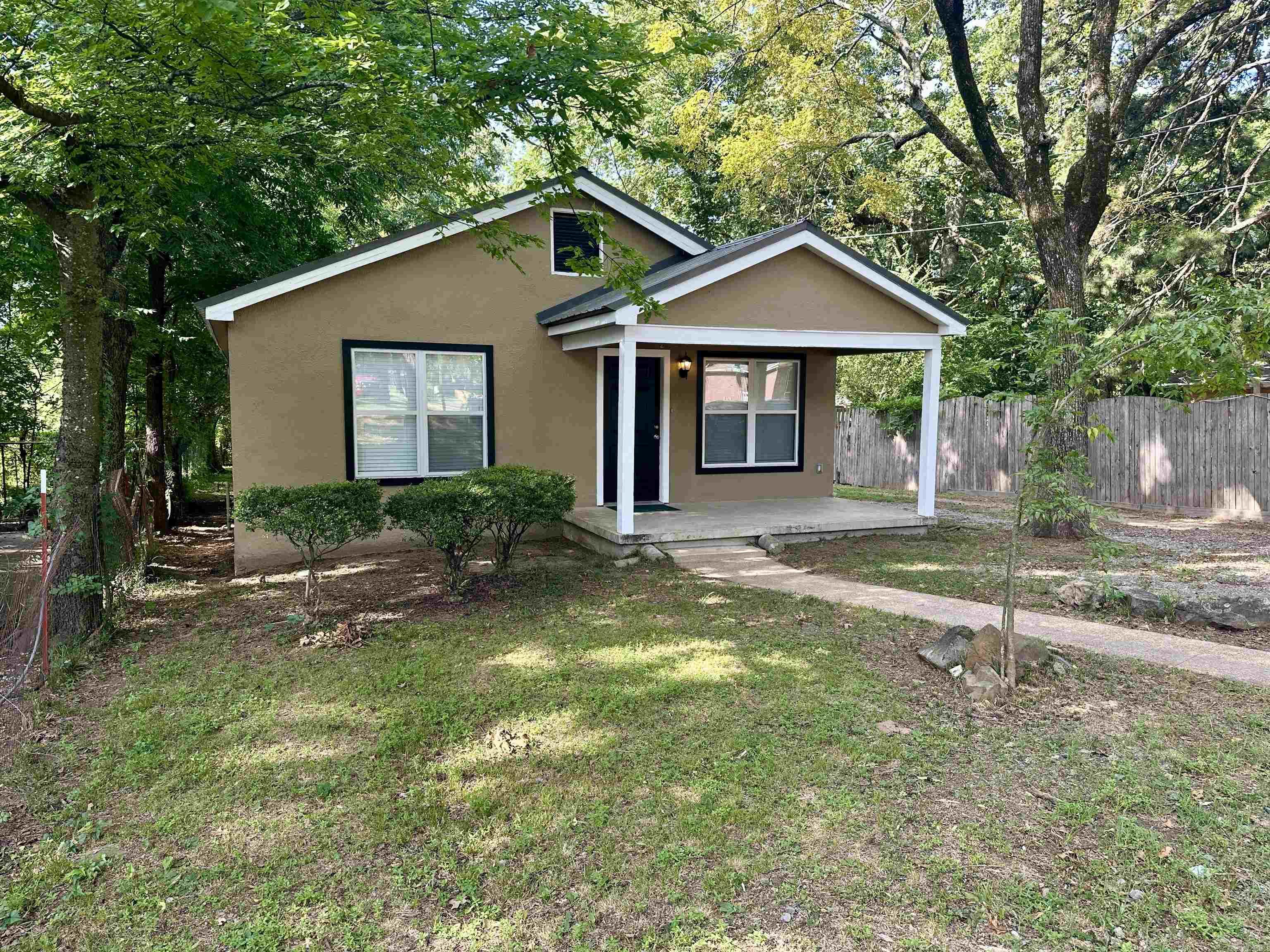 1715 Hobson  Hot Springs, AR
