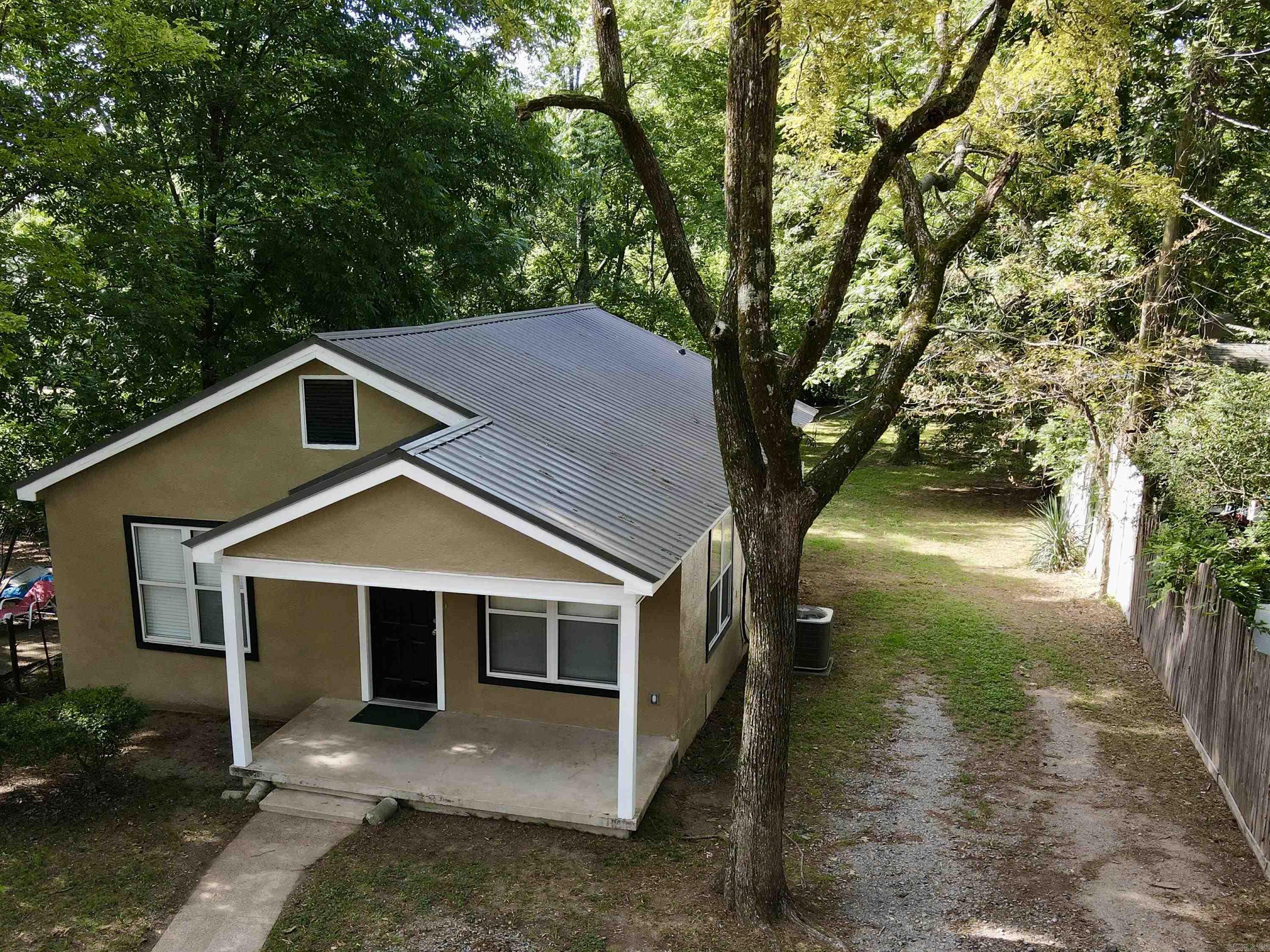 1715 Hobson  Hot Springs, AR