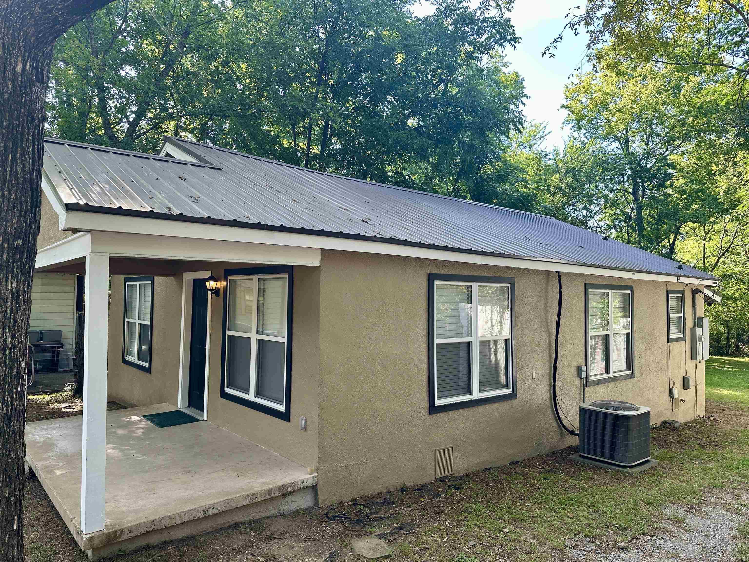 1715 Hobson  Hot Springs, AR