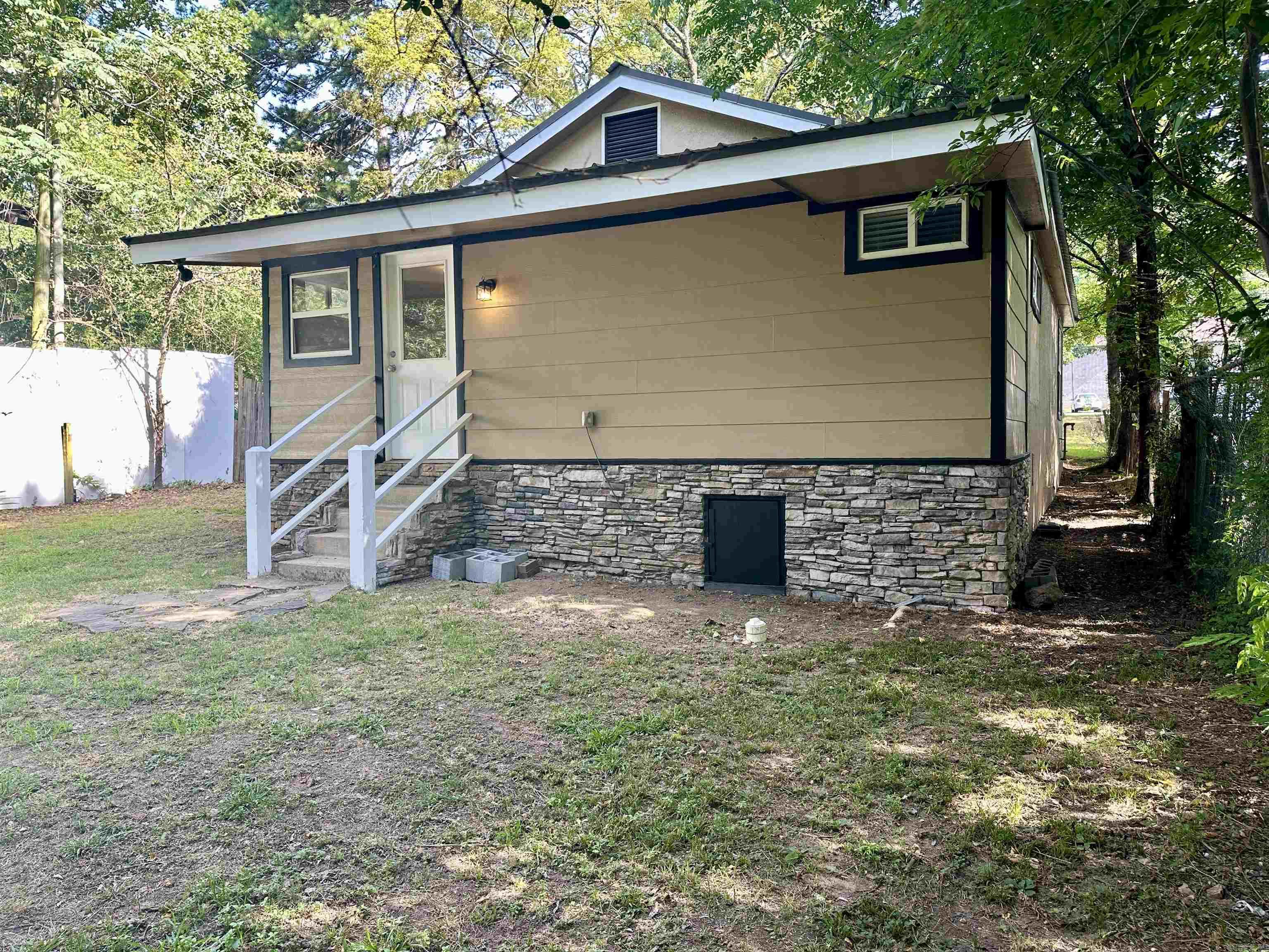 1715 Hobson  Hot Springs, AR