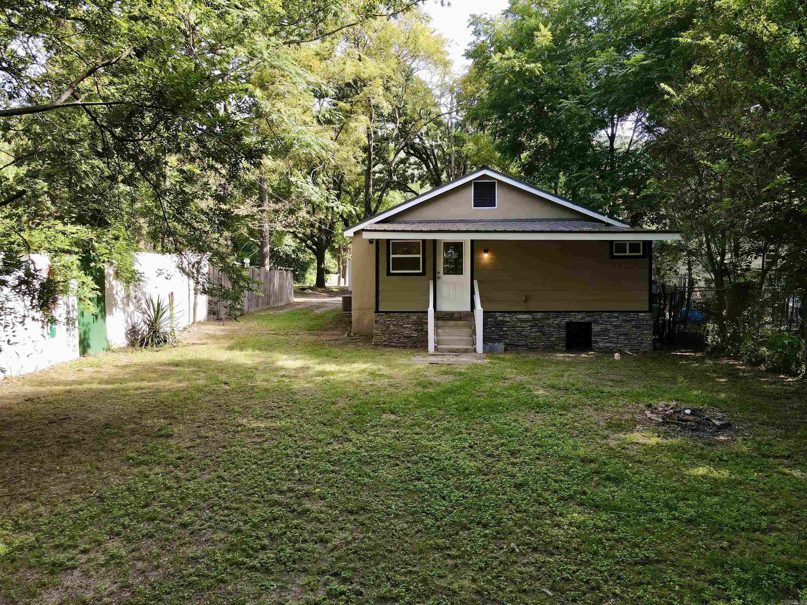 1715 Hobson  Hot Springs, AR