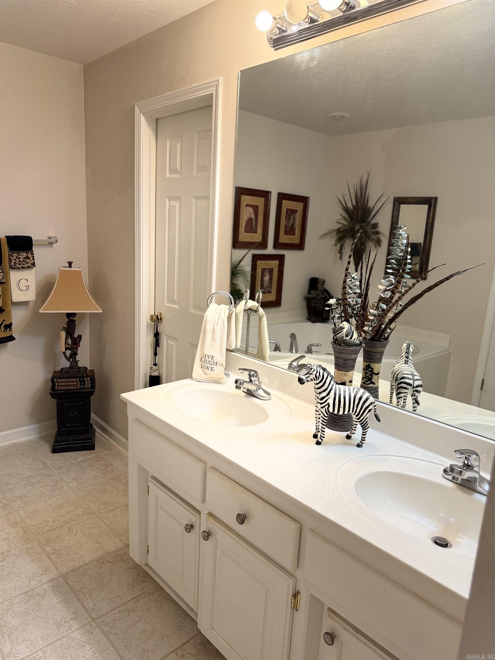 2 Alberta Cove  Maumelle, AR