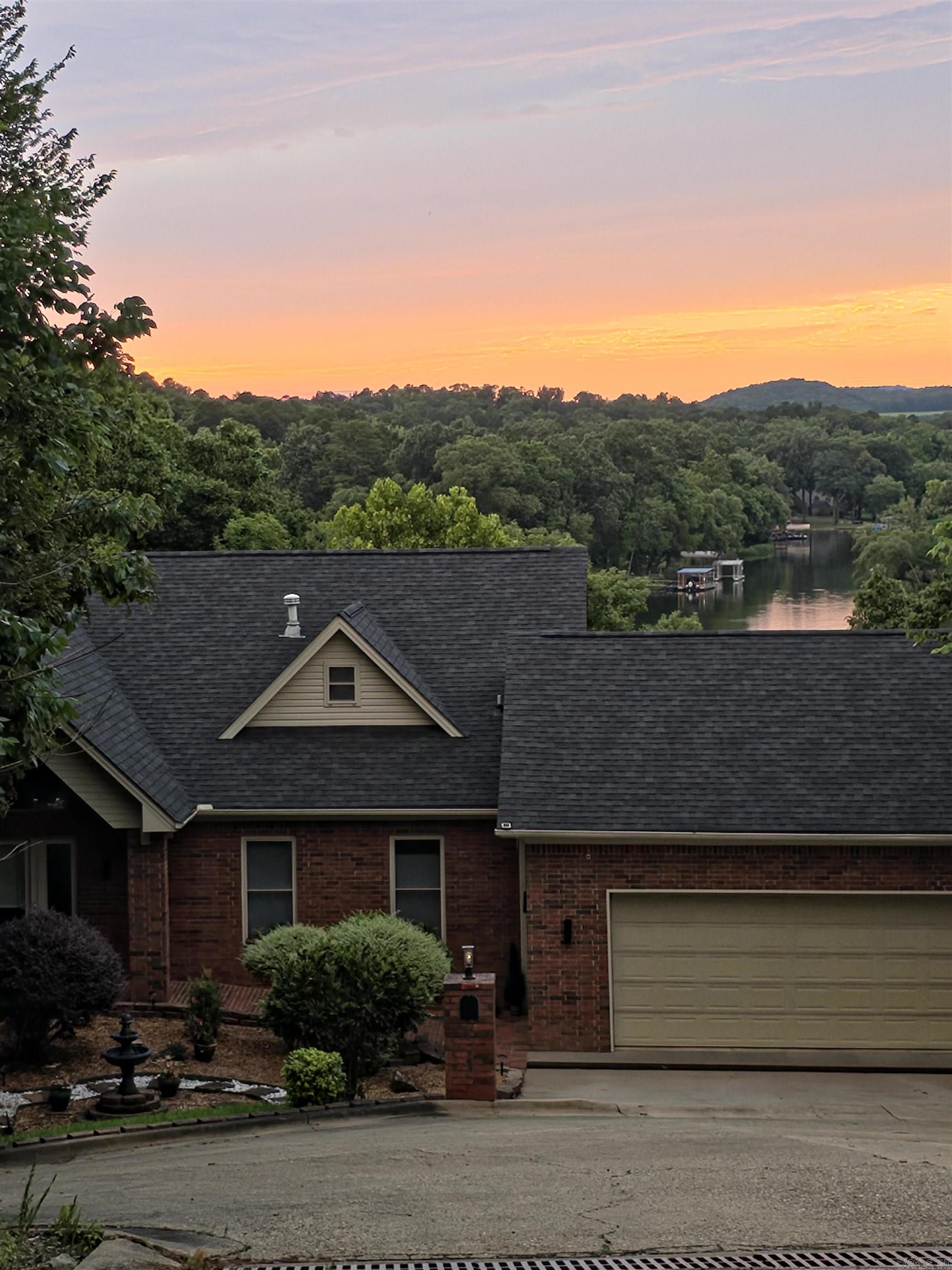 139 Waterfront  Hot Springs, AR