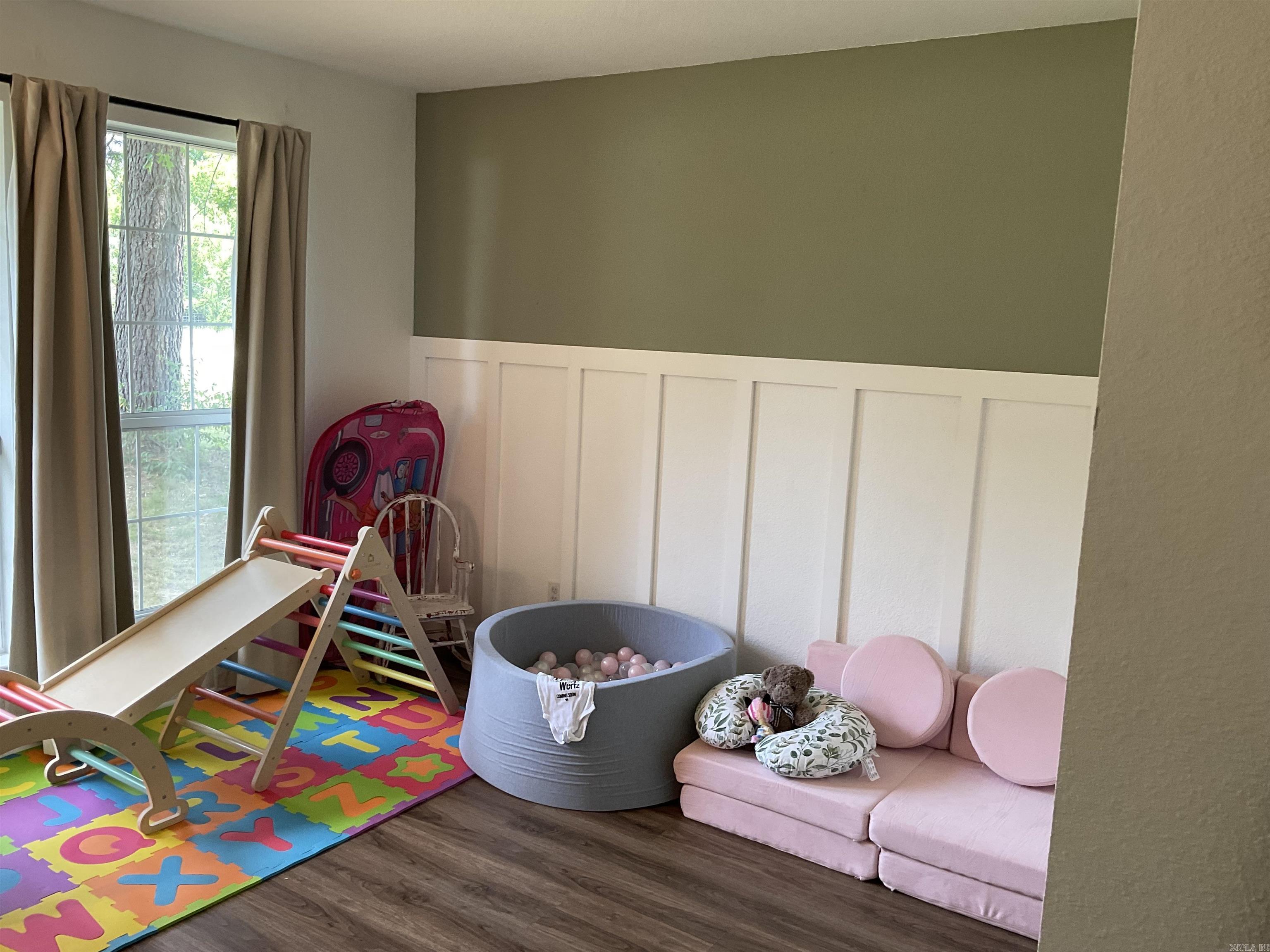 93 E Main  Greenbrier, AR