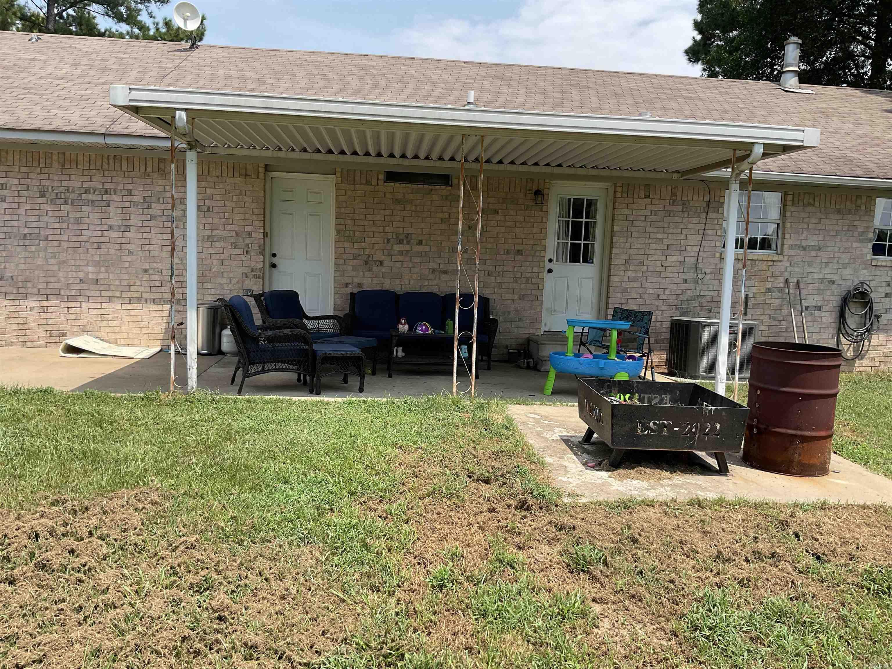 93 E Main  Greenbrier, AR