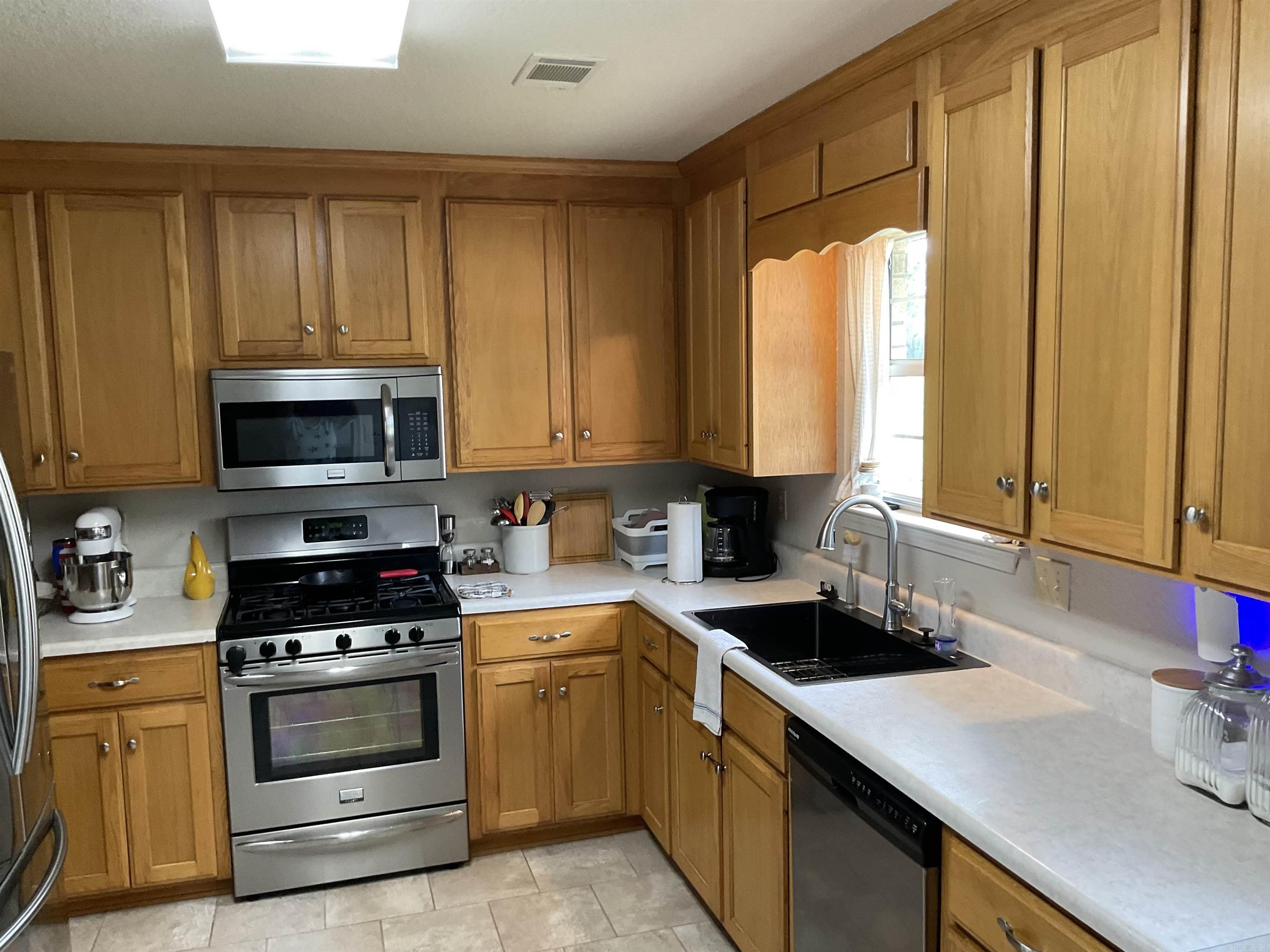 93 E Main  Greenbrier, AR