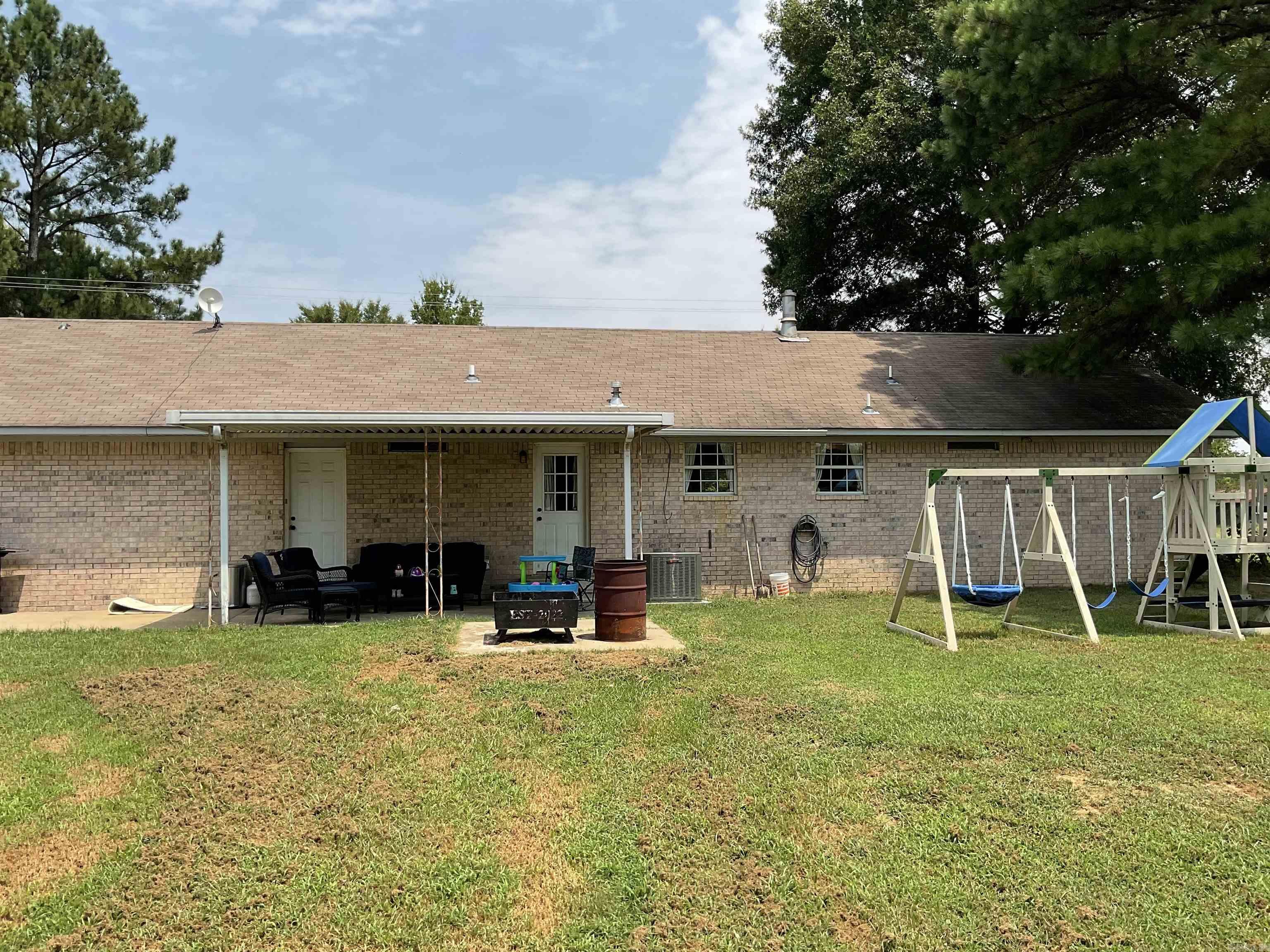 93 E Main  Greenbrier, AR