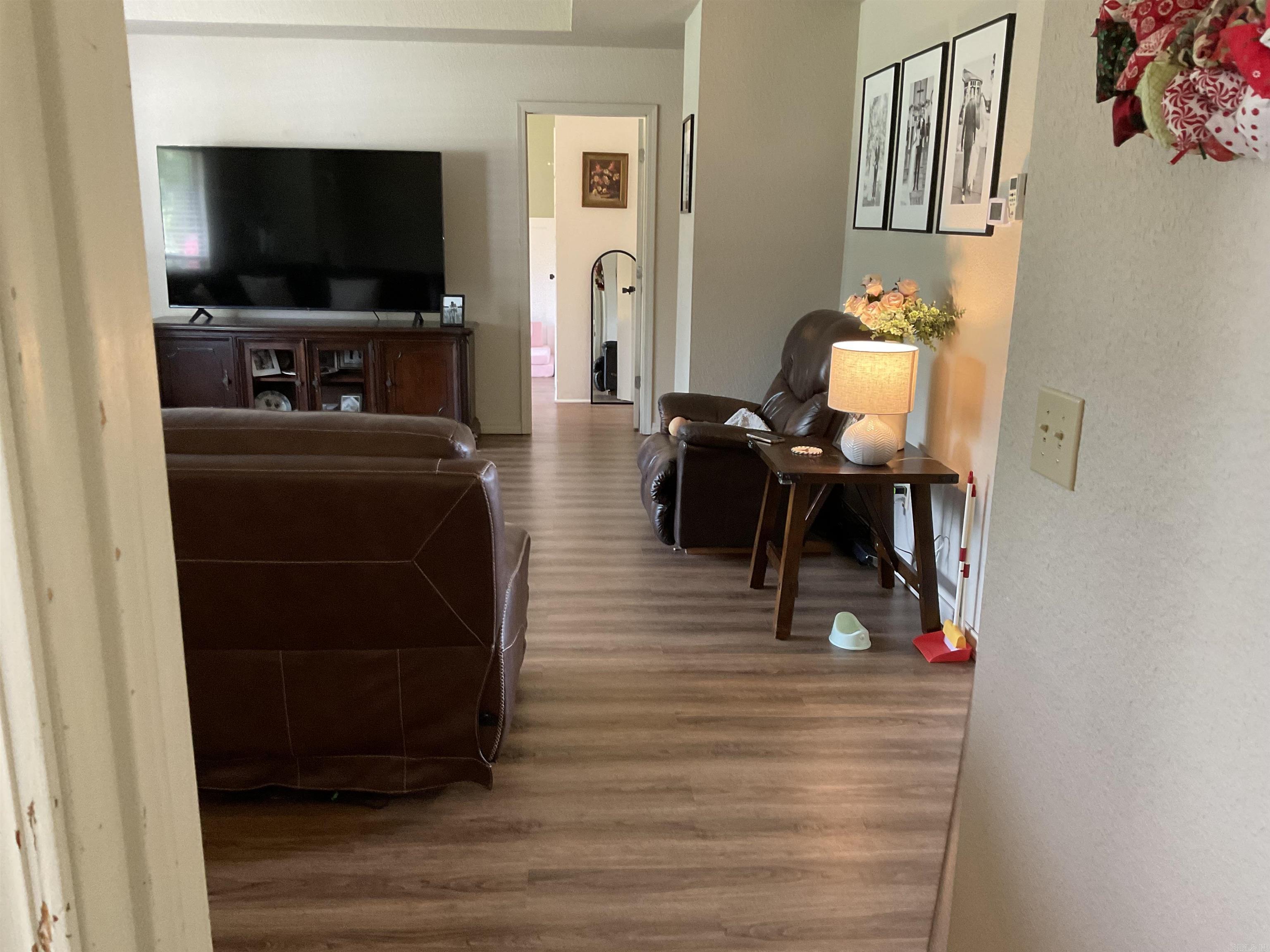 93 E Main  Greenbrier, AR