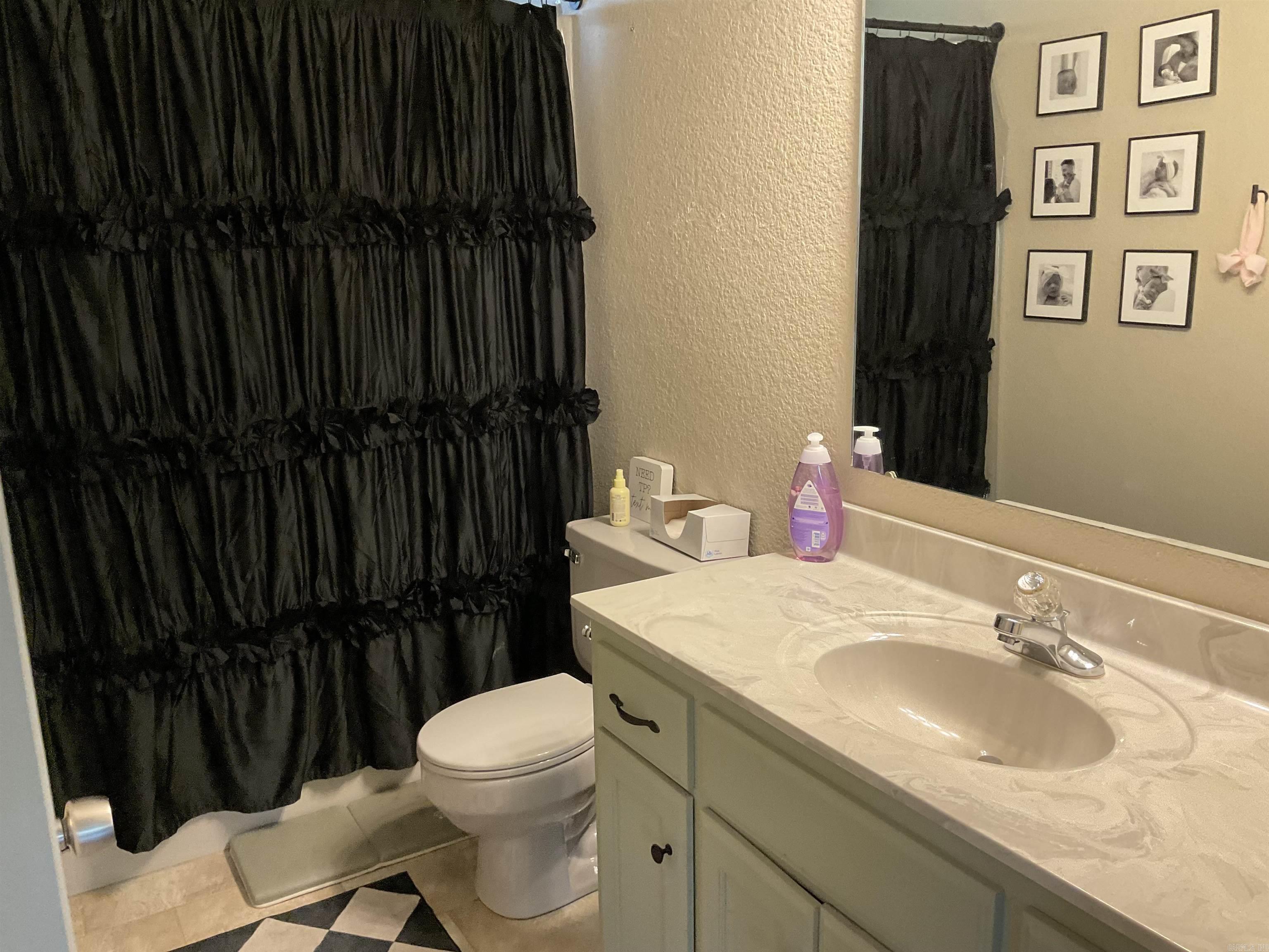 93 E Main  Greenbrier, AR