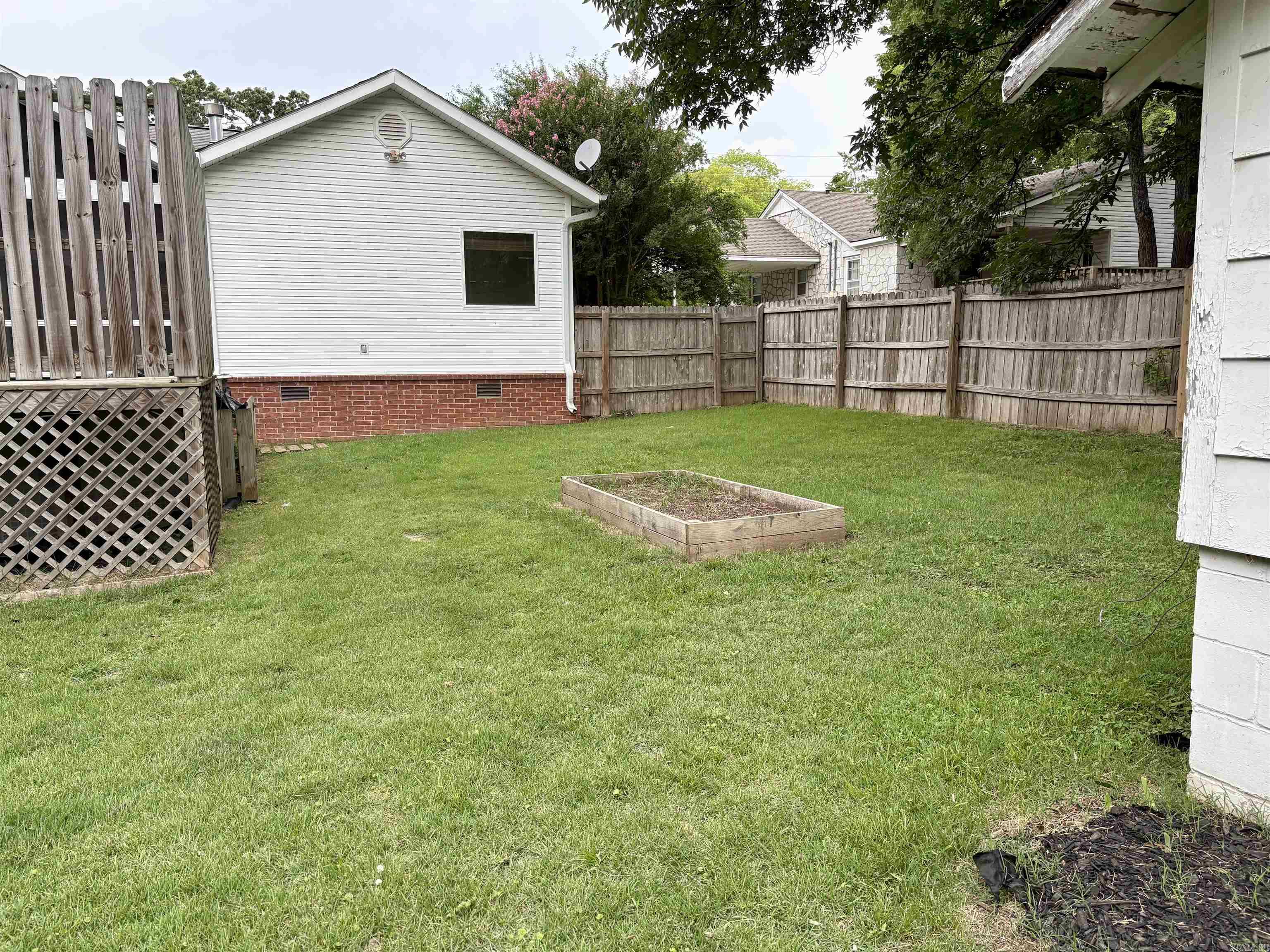 1472 E Main St.  Batesville, AR