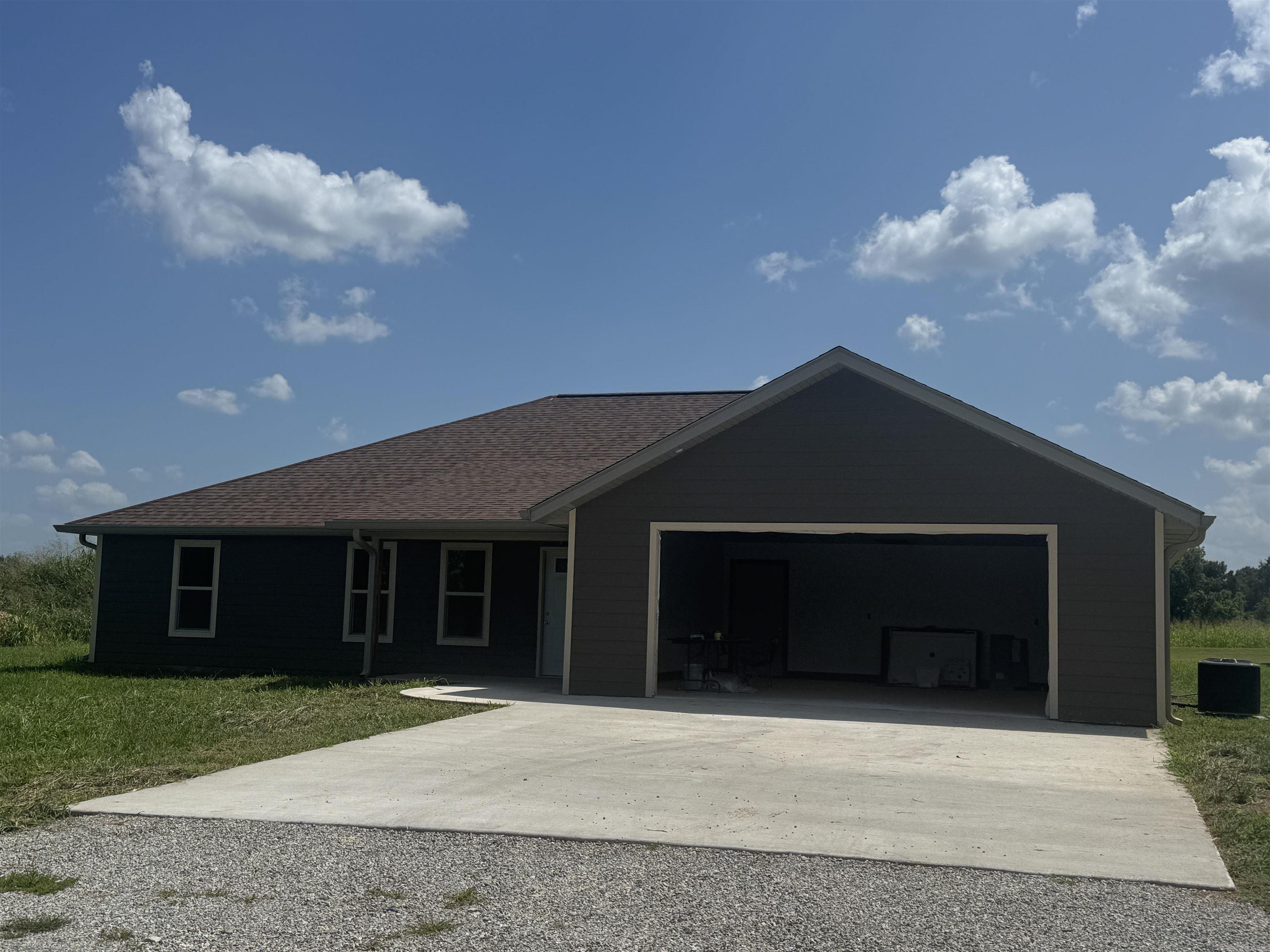 115  Lydia Lane  Flippin, AR