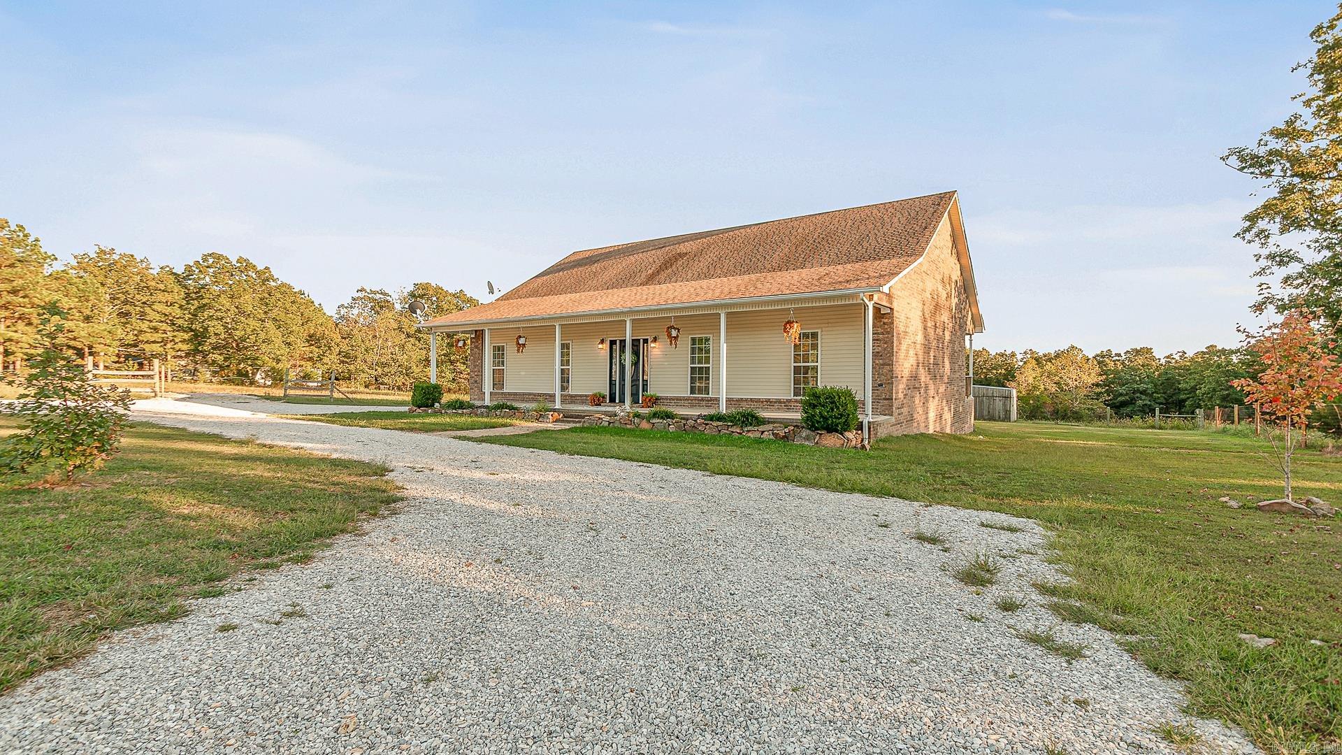 2135 Misenheimer  Mountain View, AR