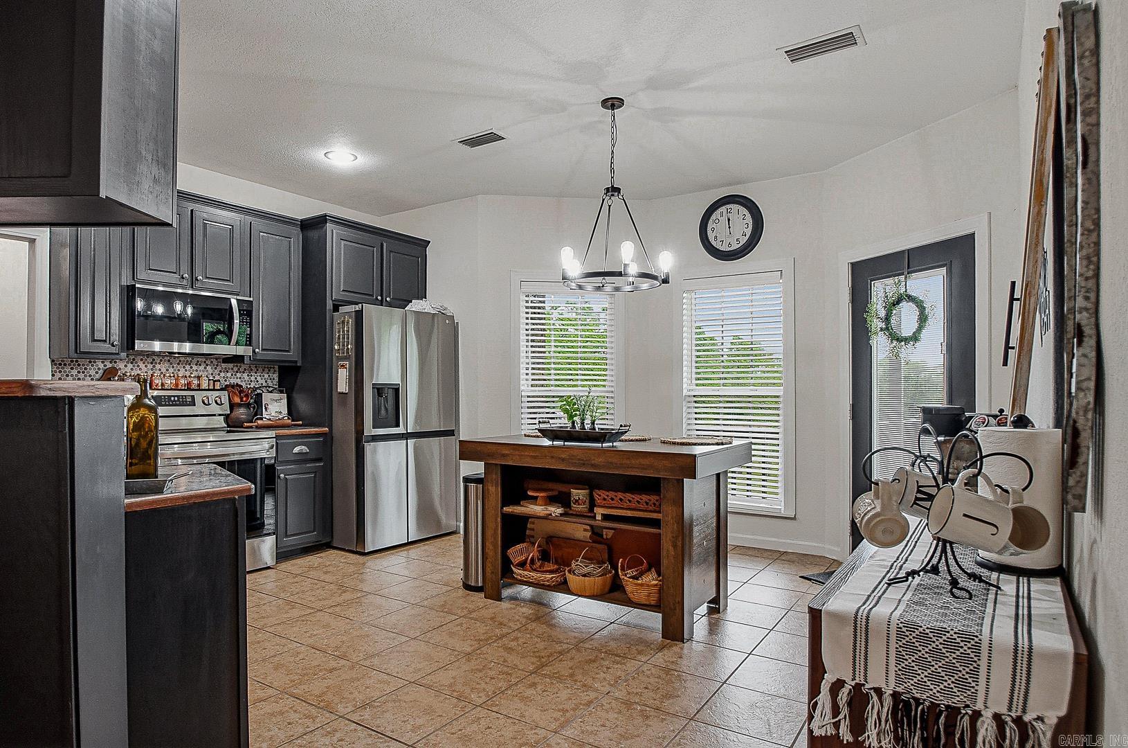 2135 Misenheimer  Mountain View, AR