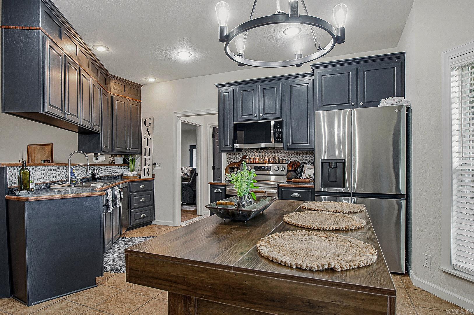 2135 Misenheimer  Mountain View, AR