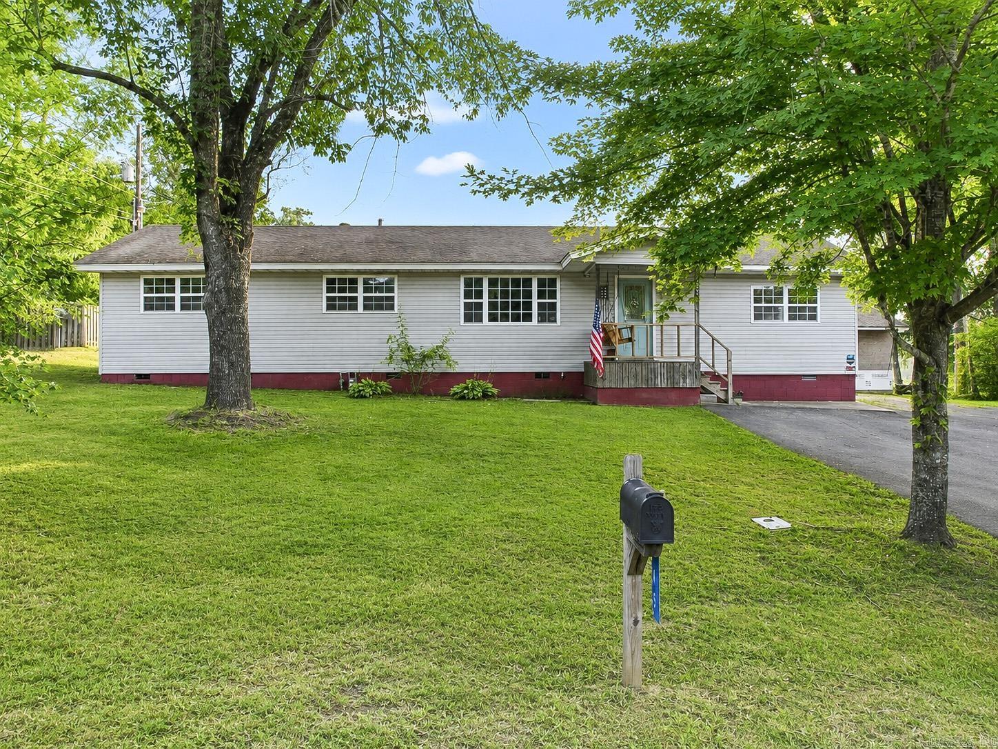 145  Biroja  Clinton, AR