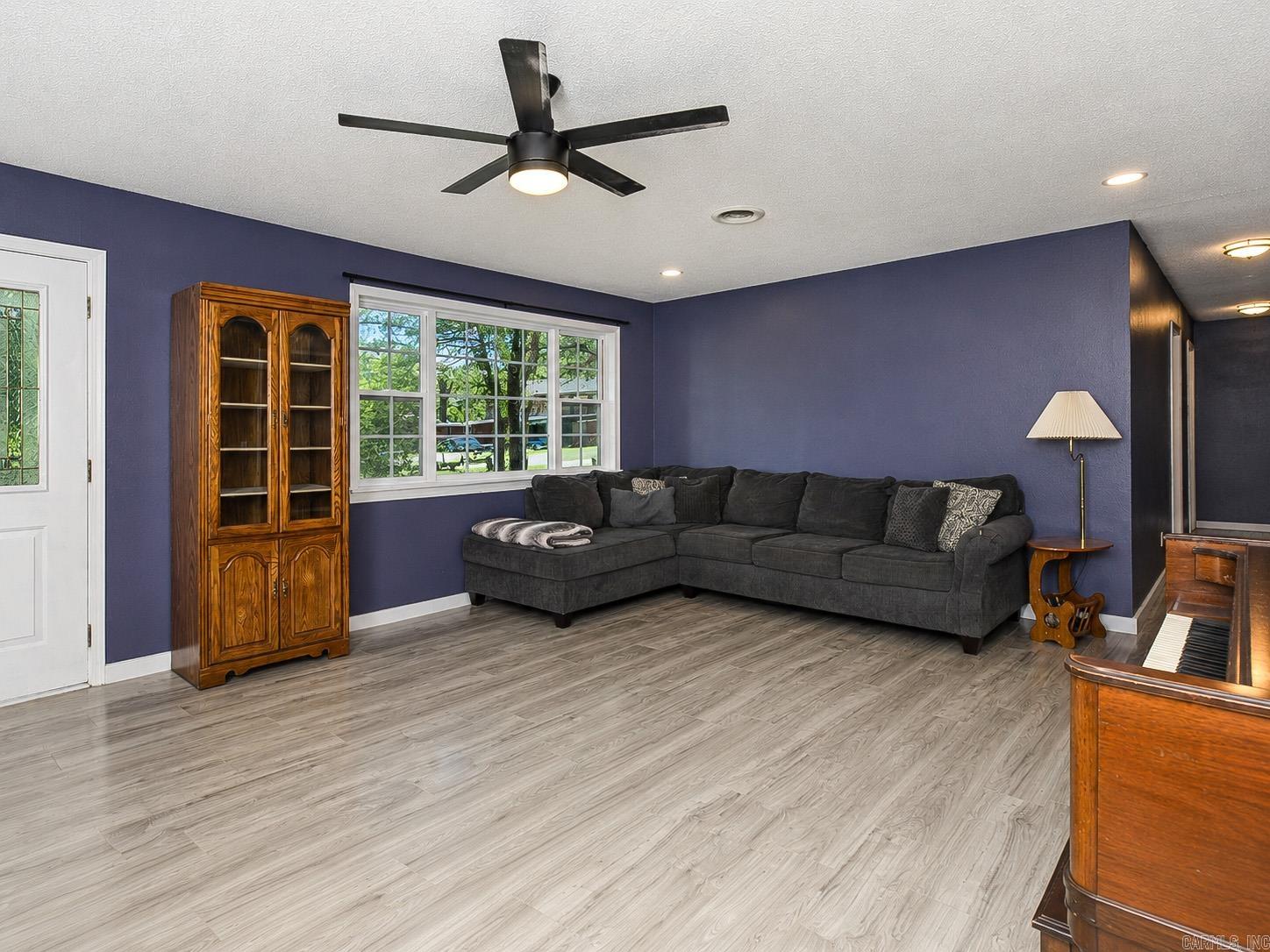 145 Biroja  Clinton, AR