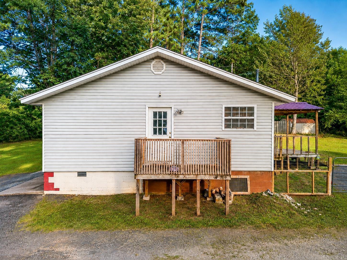 145 Biroja  Clinton, AR