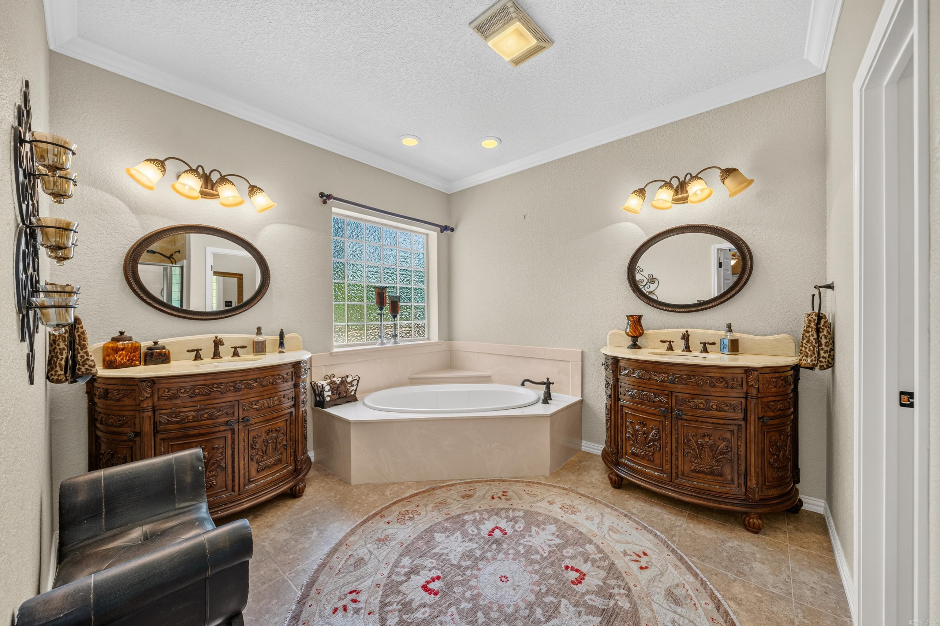 165 Paddock Point Hot Springs, AR 71913