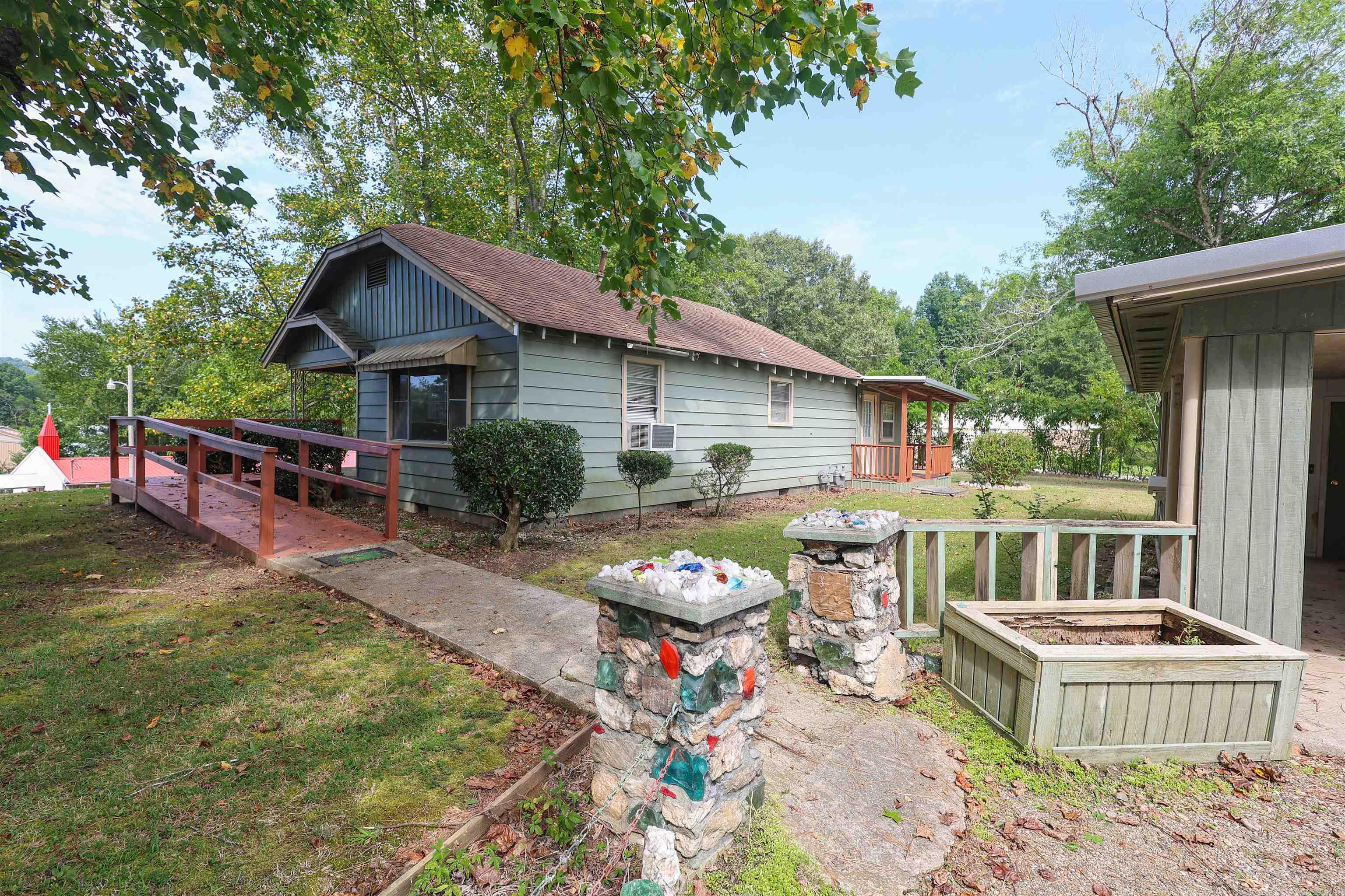 735 S 6th  Glenwood, AR