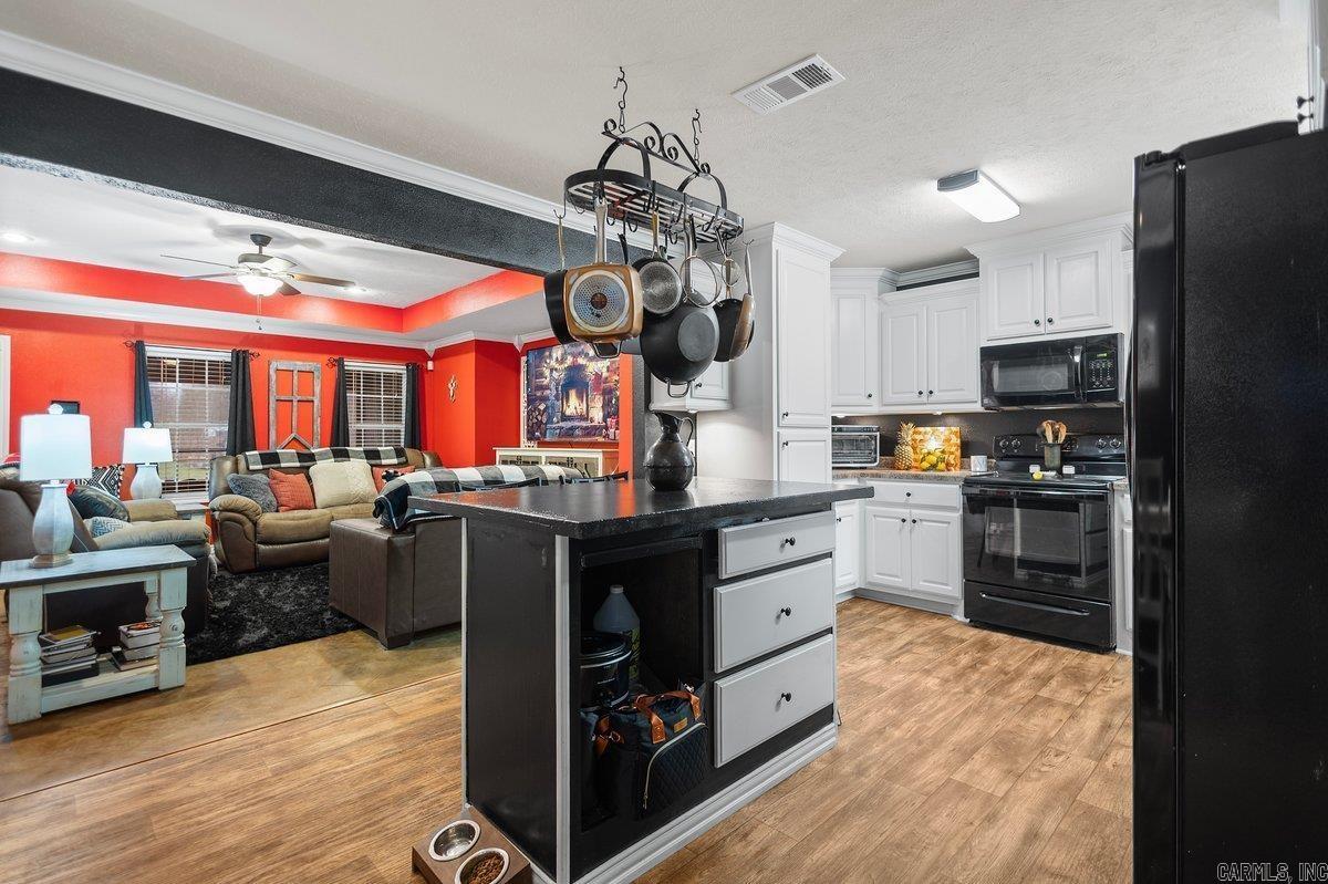 202 Spring Valley Rd  Queen City, TX