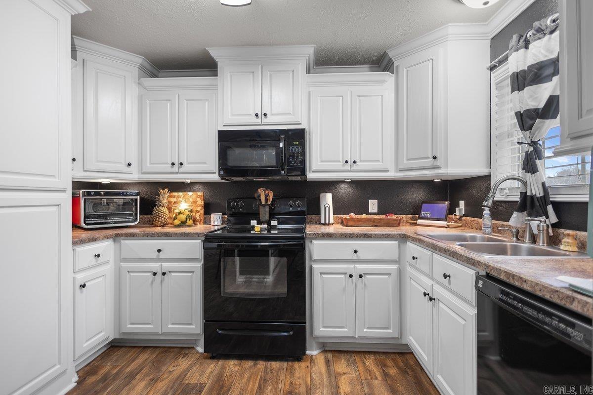202 Spring Valley Rd  Queen City, TX
