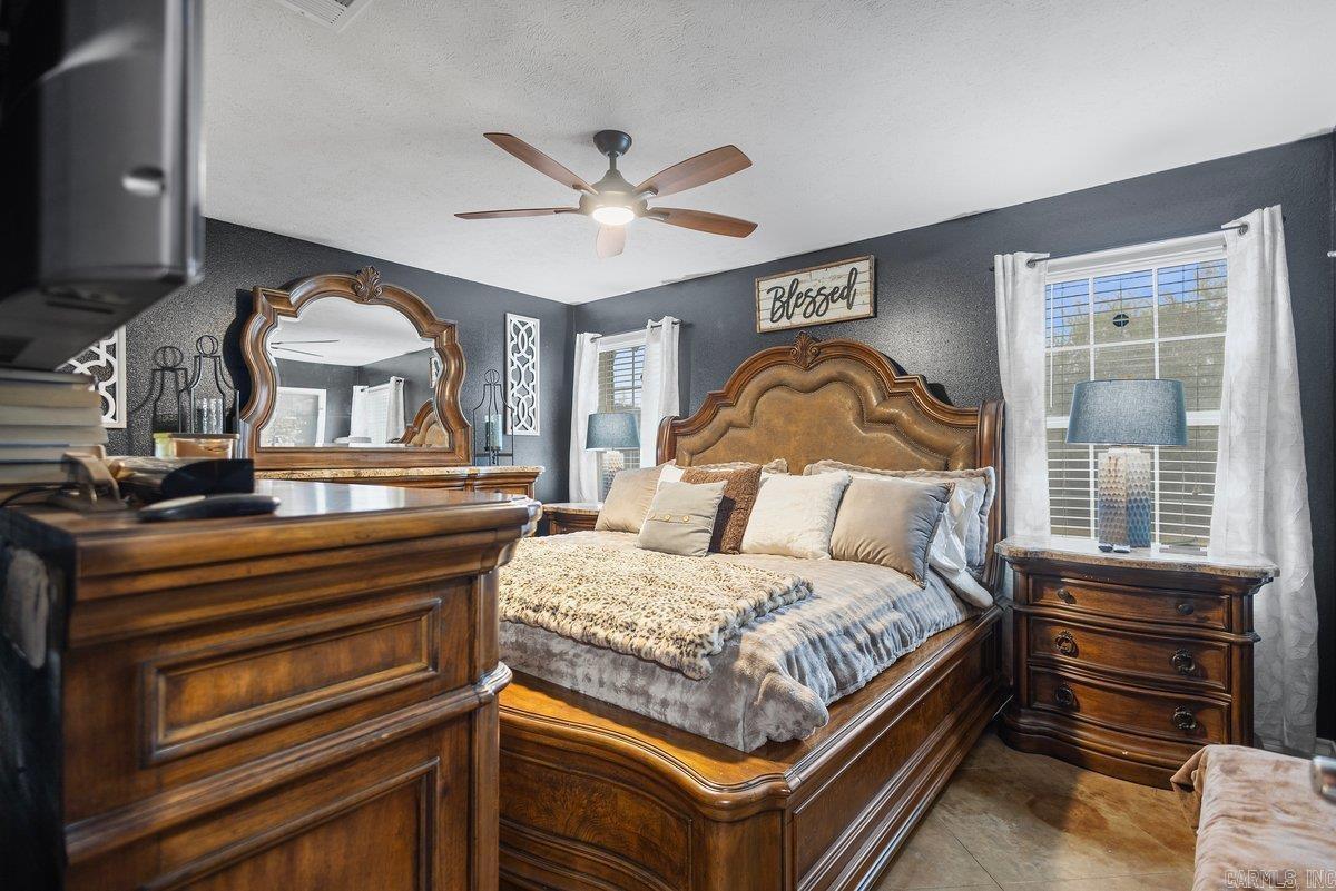 202 Spring Valley Rd  Queen City, TX