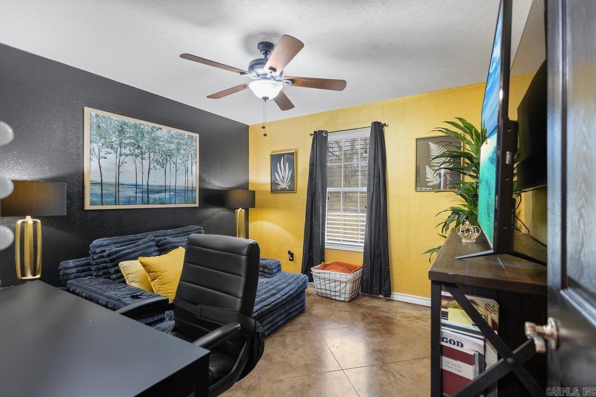 202 Spring Valley Rd  Queen City, TX