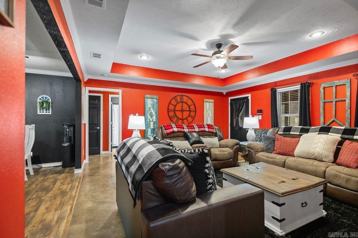 202 Spring Valley Rd  Queen City, TX