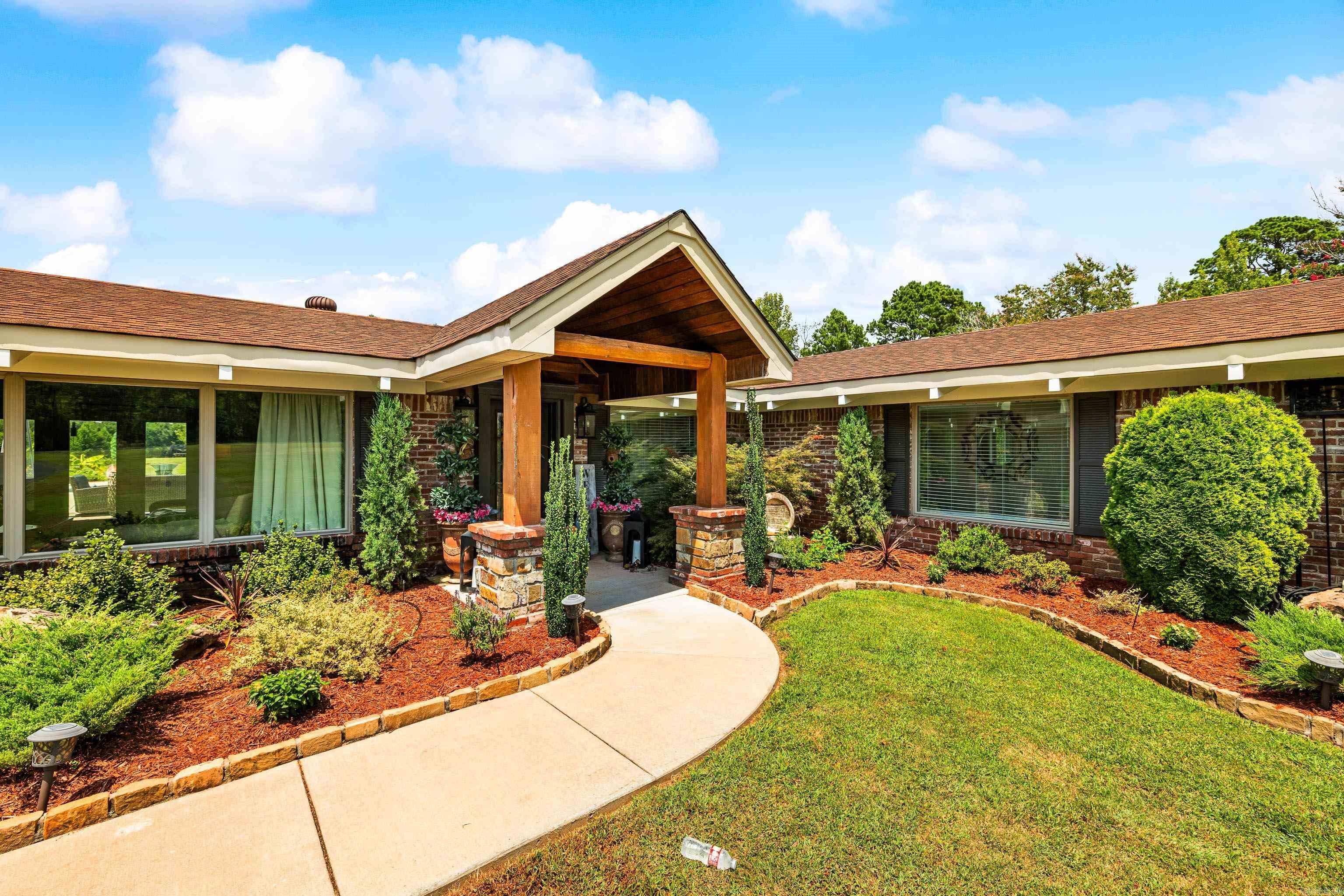 4402 Country Club Road  Malvern, AR