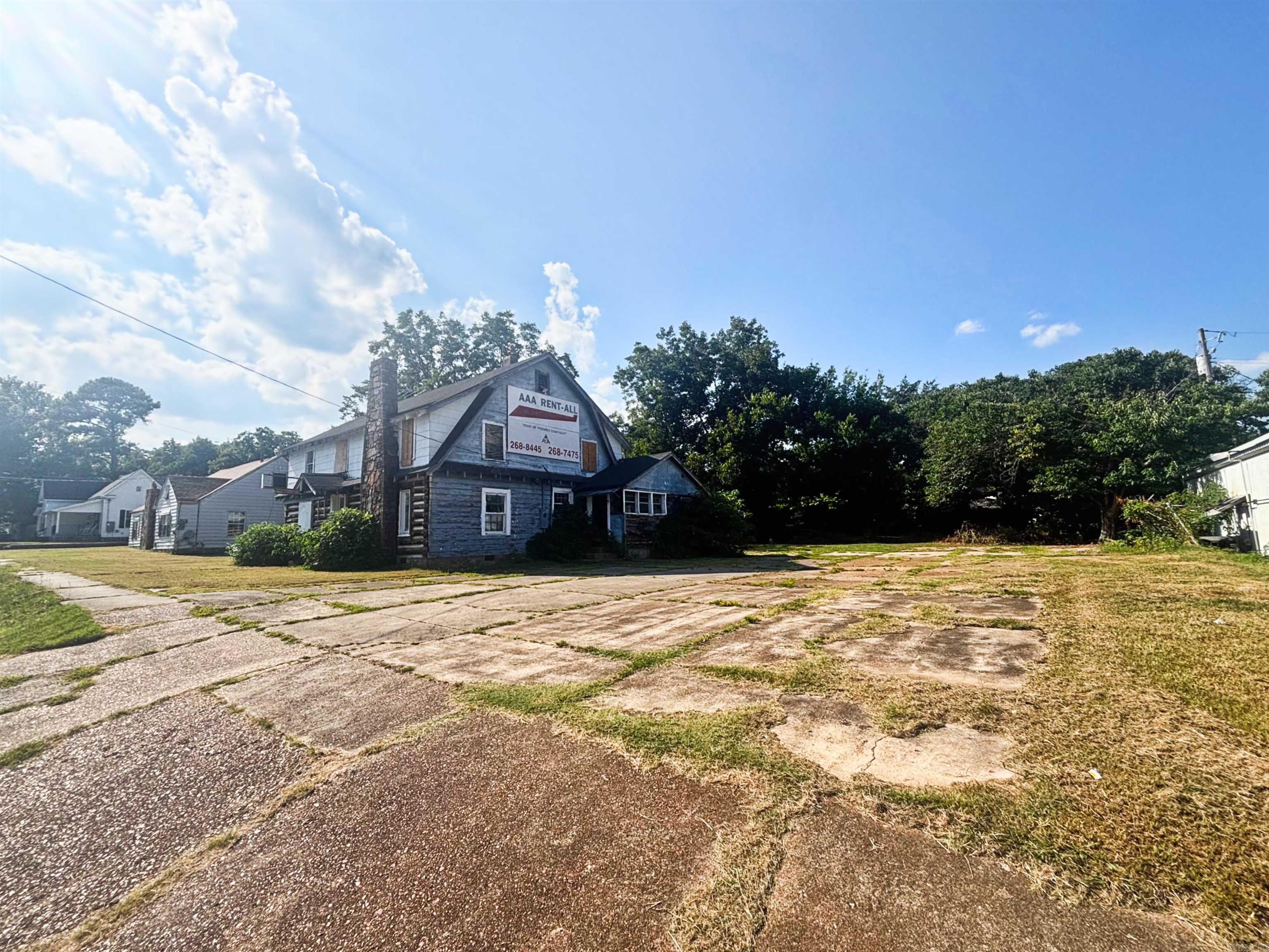806 W Race Avenue — photo 3