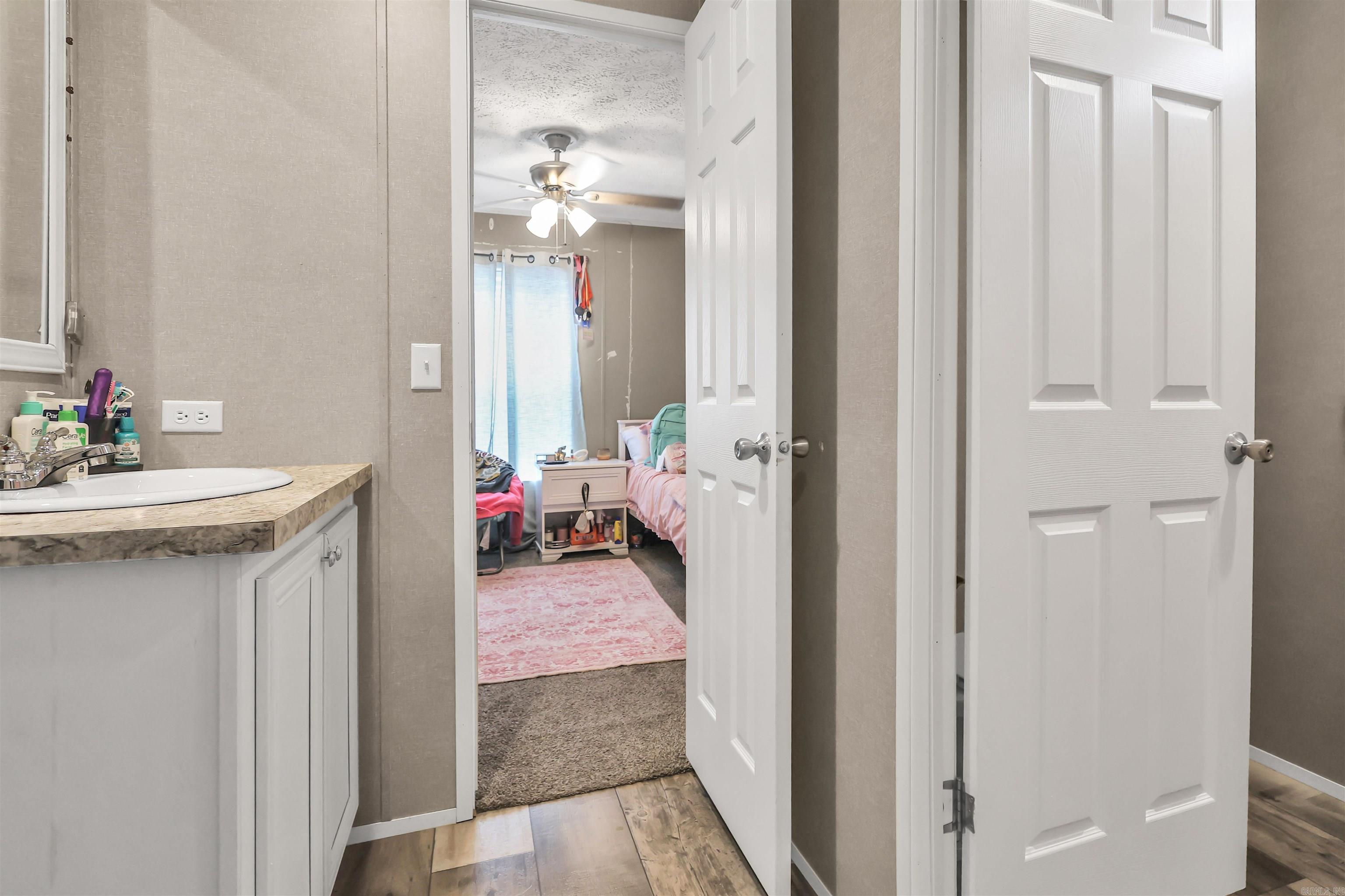 28 Mason  Amity, AR