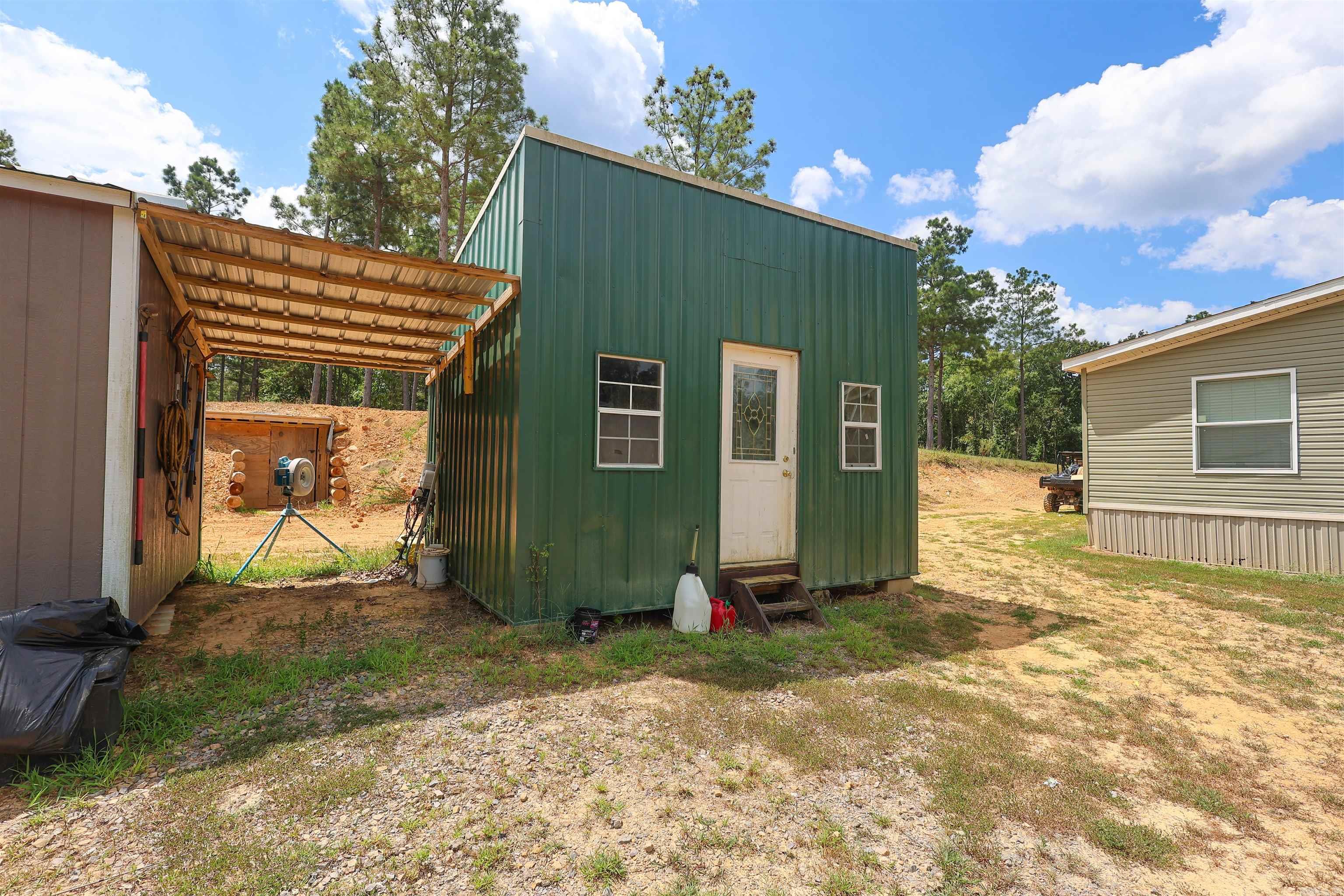 28 Mason  Amity, AR