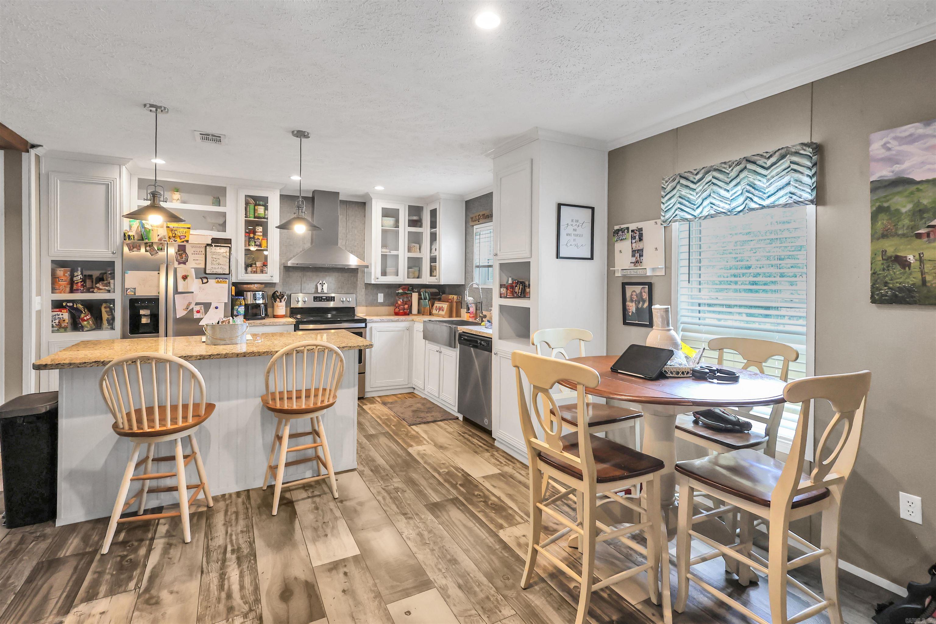 28 Mason  Amity, AR