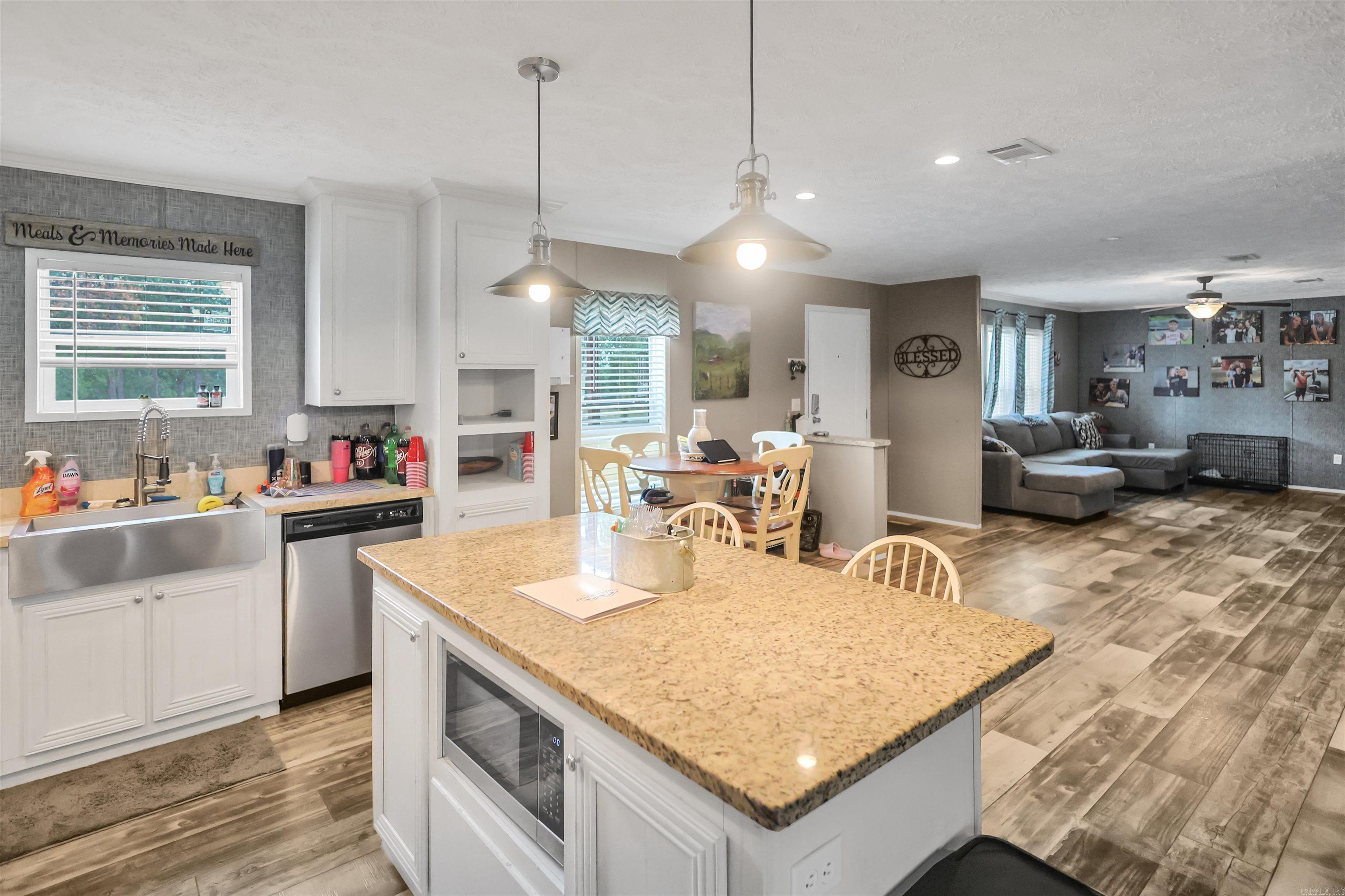 28 Mason  Amity, AR