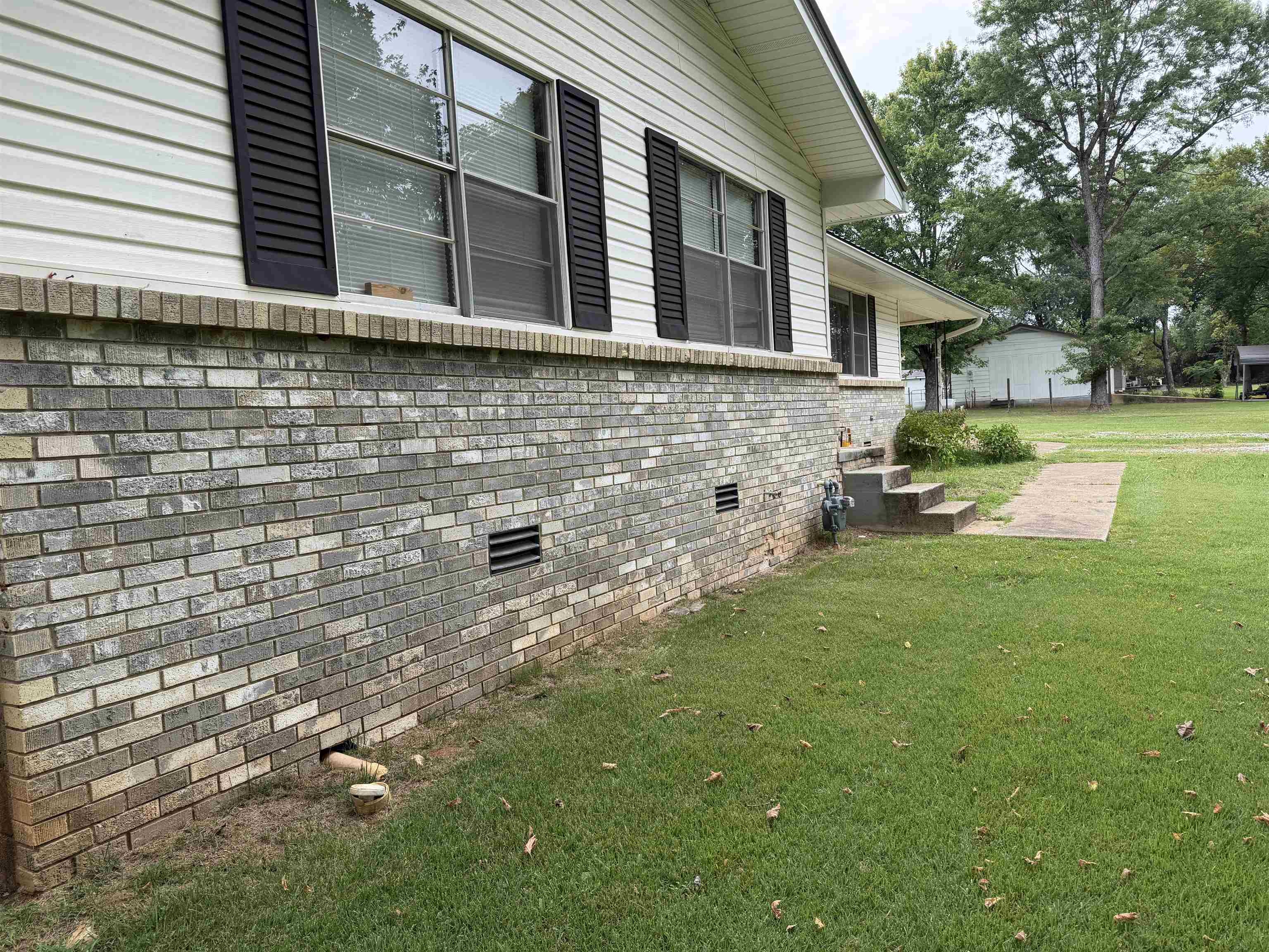 439 Haley St.  Melbourne, AR