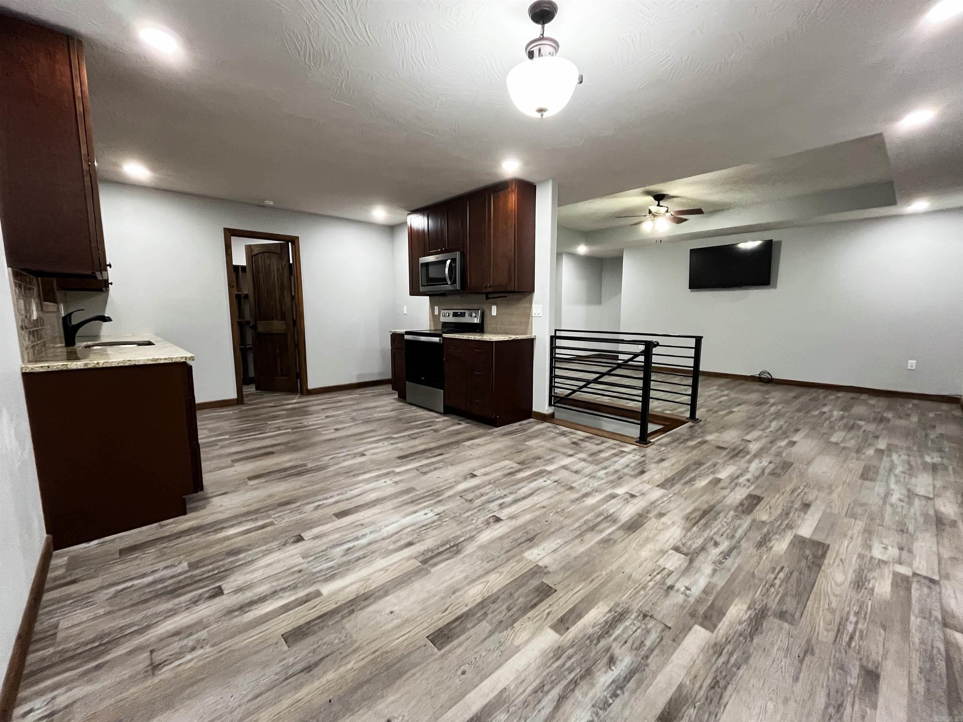 207 Juniper  Cabool, MO, MO