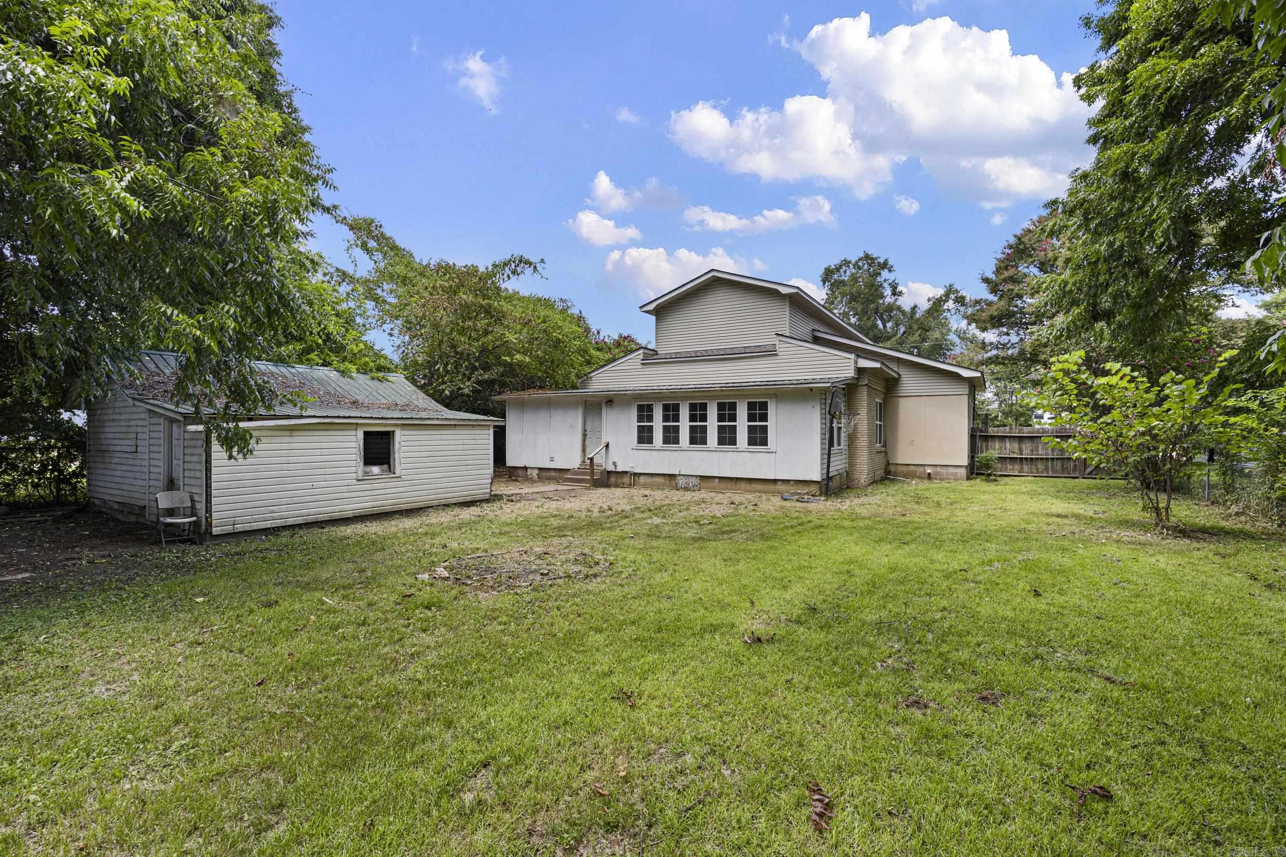 200 E J  Russellville, AR