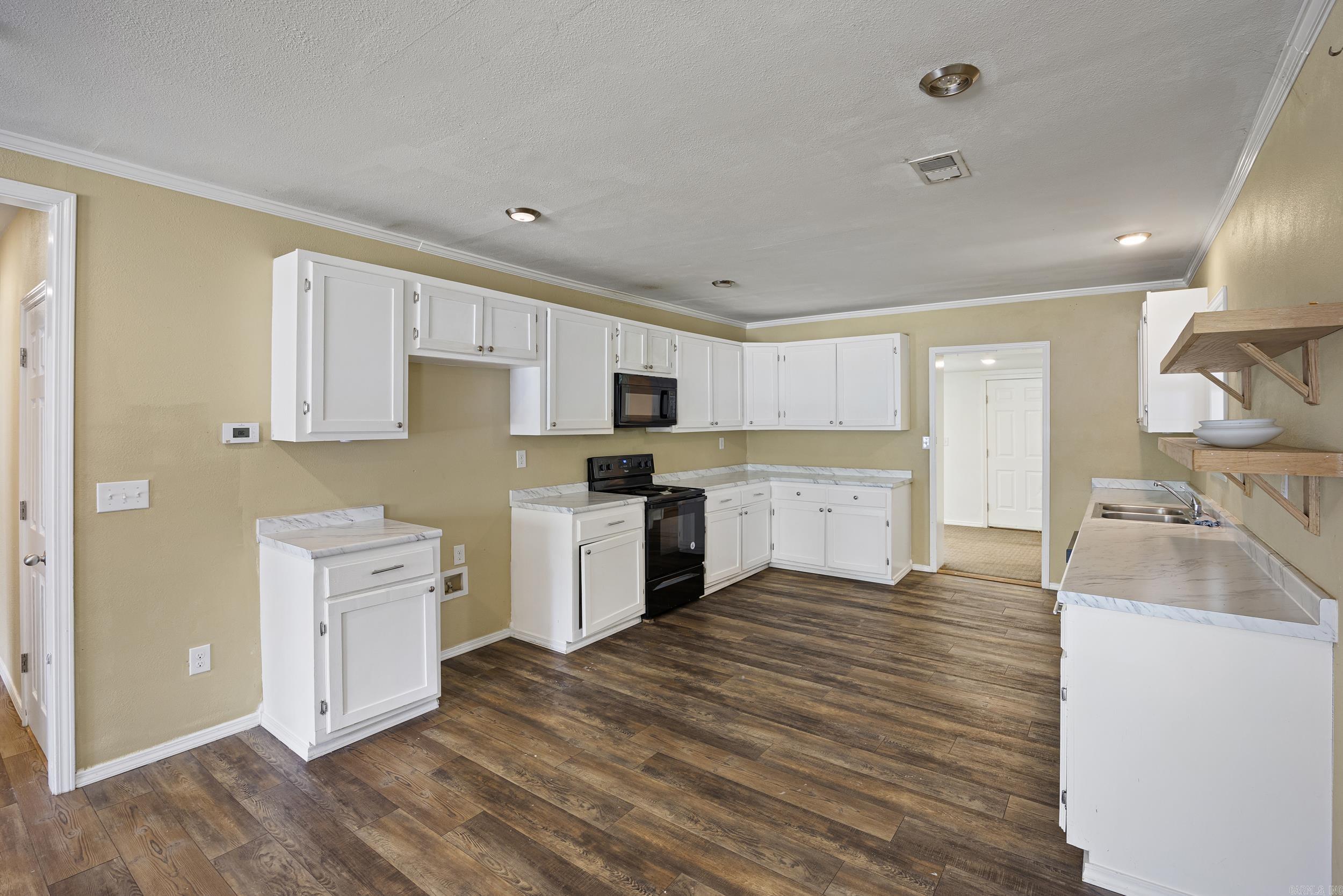 200 E J  Russellville, AR