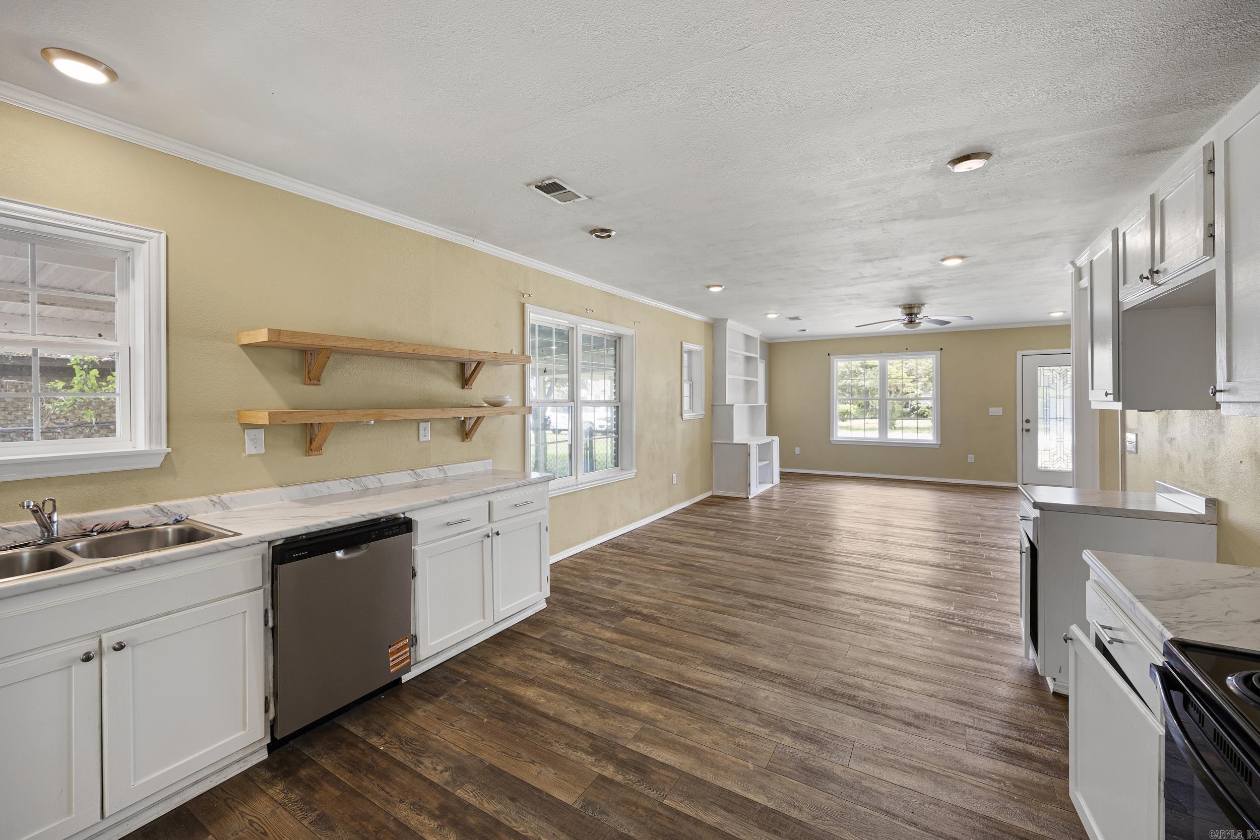 200 E J  Russellville, AR