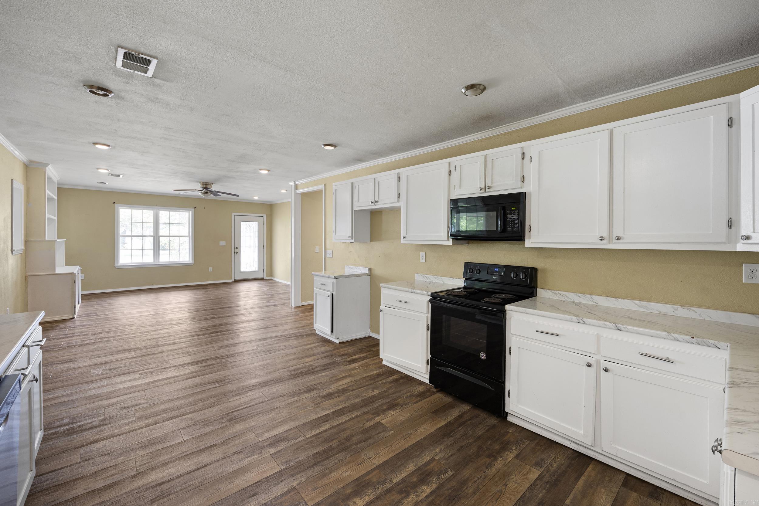 200 E J  Russellville, AR