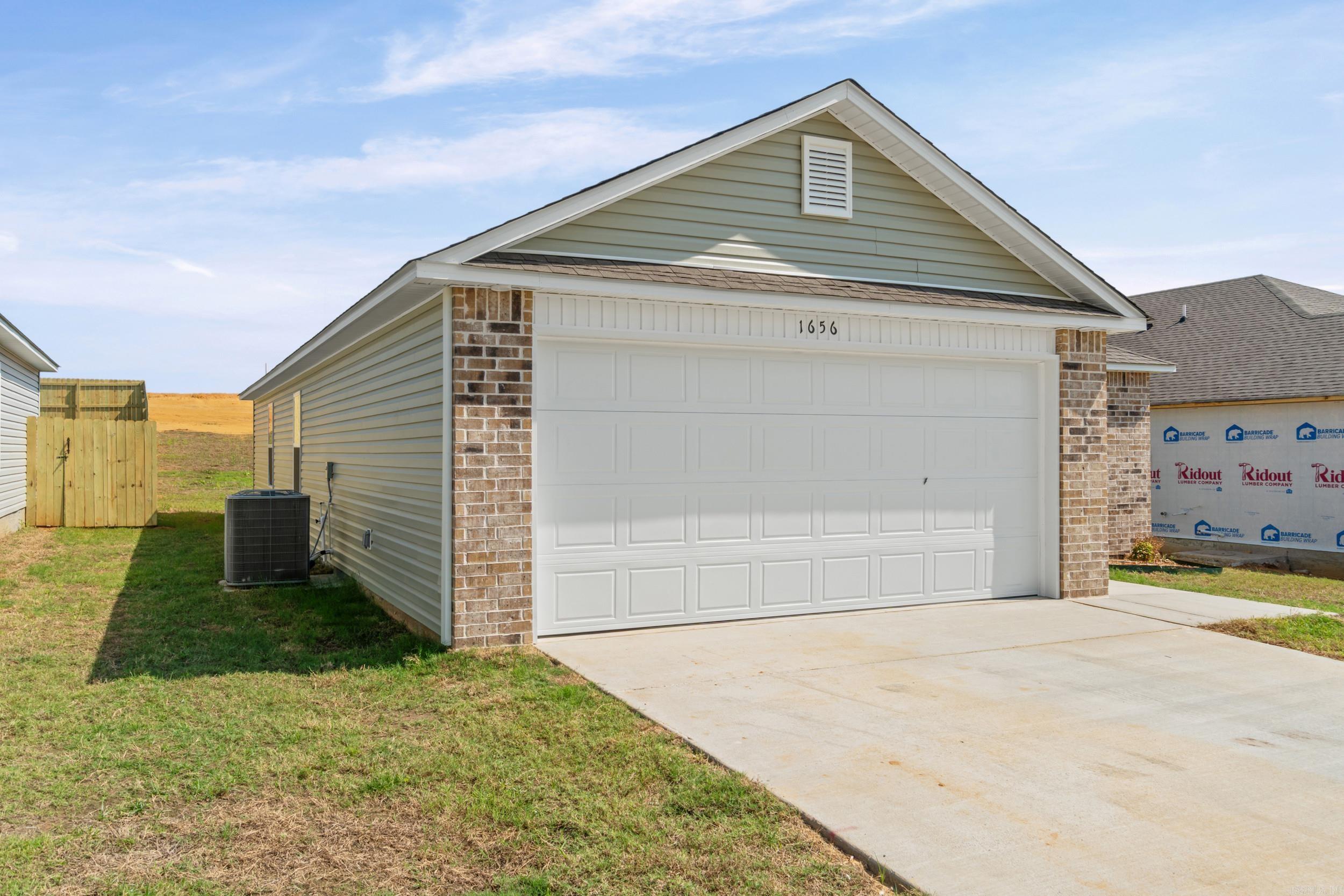 1656 Rambling Brook Drive — photo 3