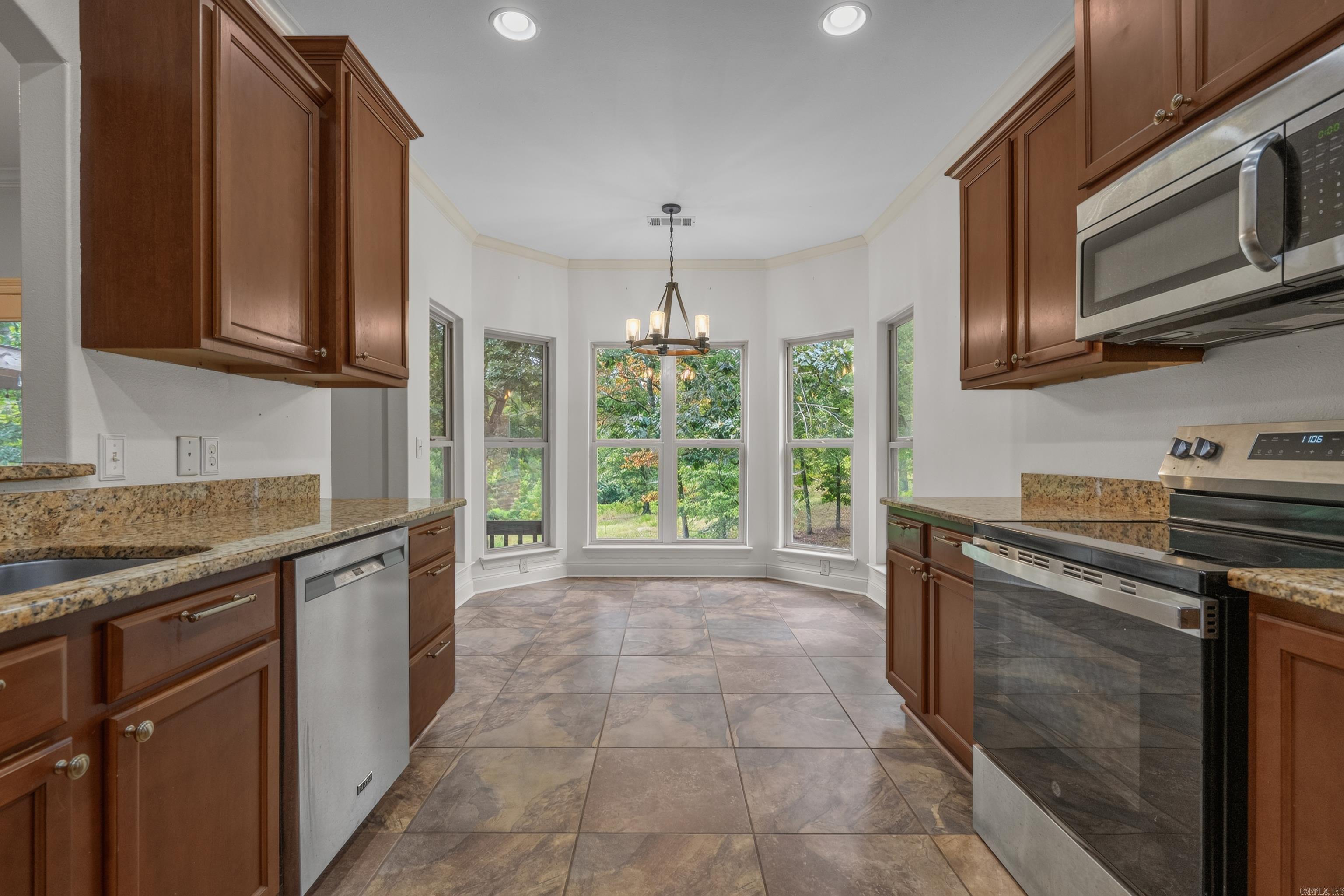 137 Enchanted Cove Hot Springs, AR 71901-2369