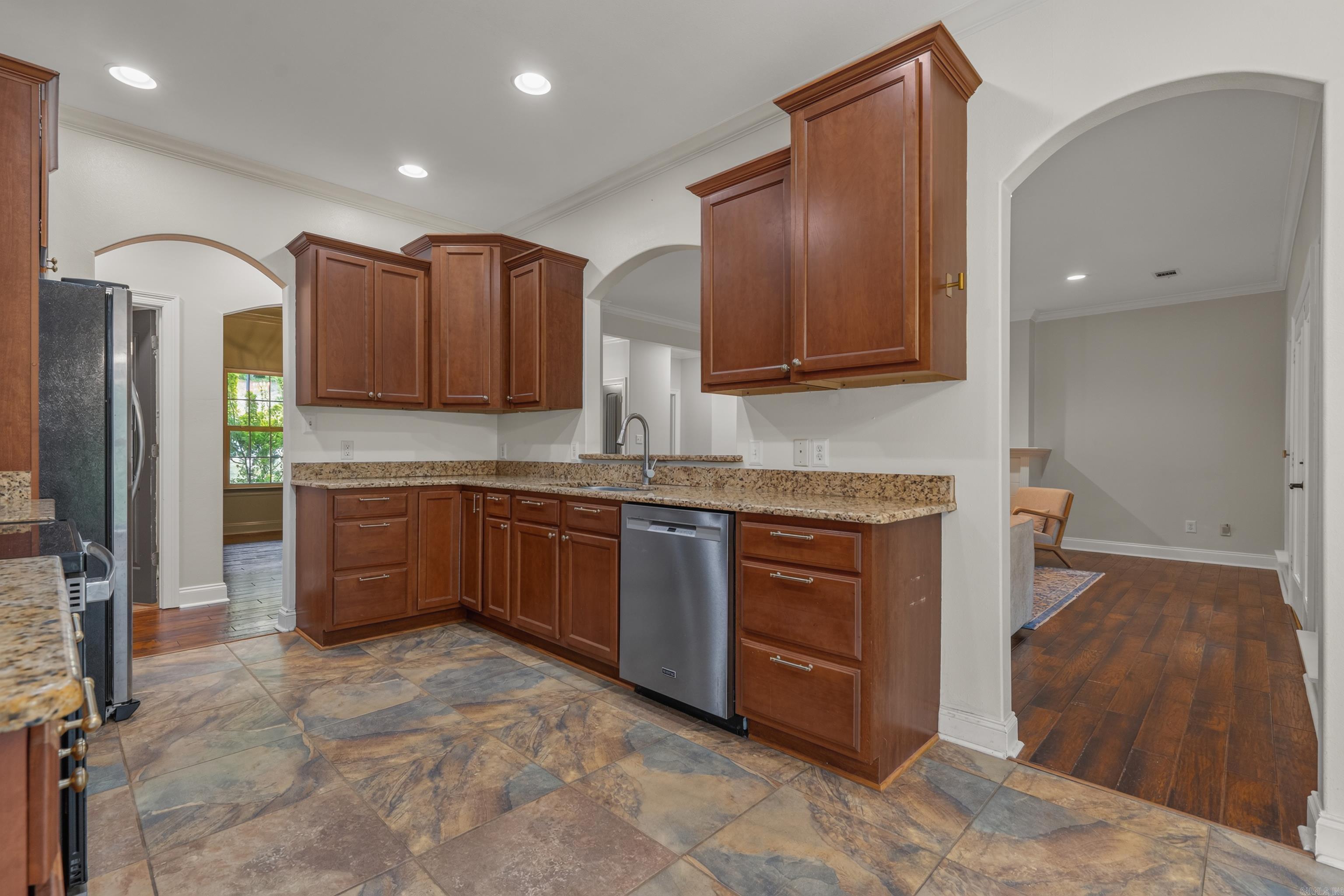 137 Enchanted Cove Hot Springs, AR 71901-2369